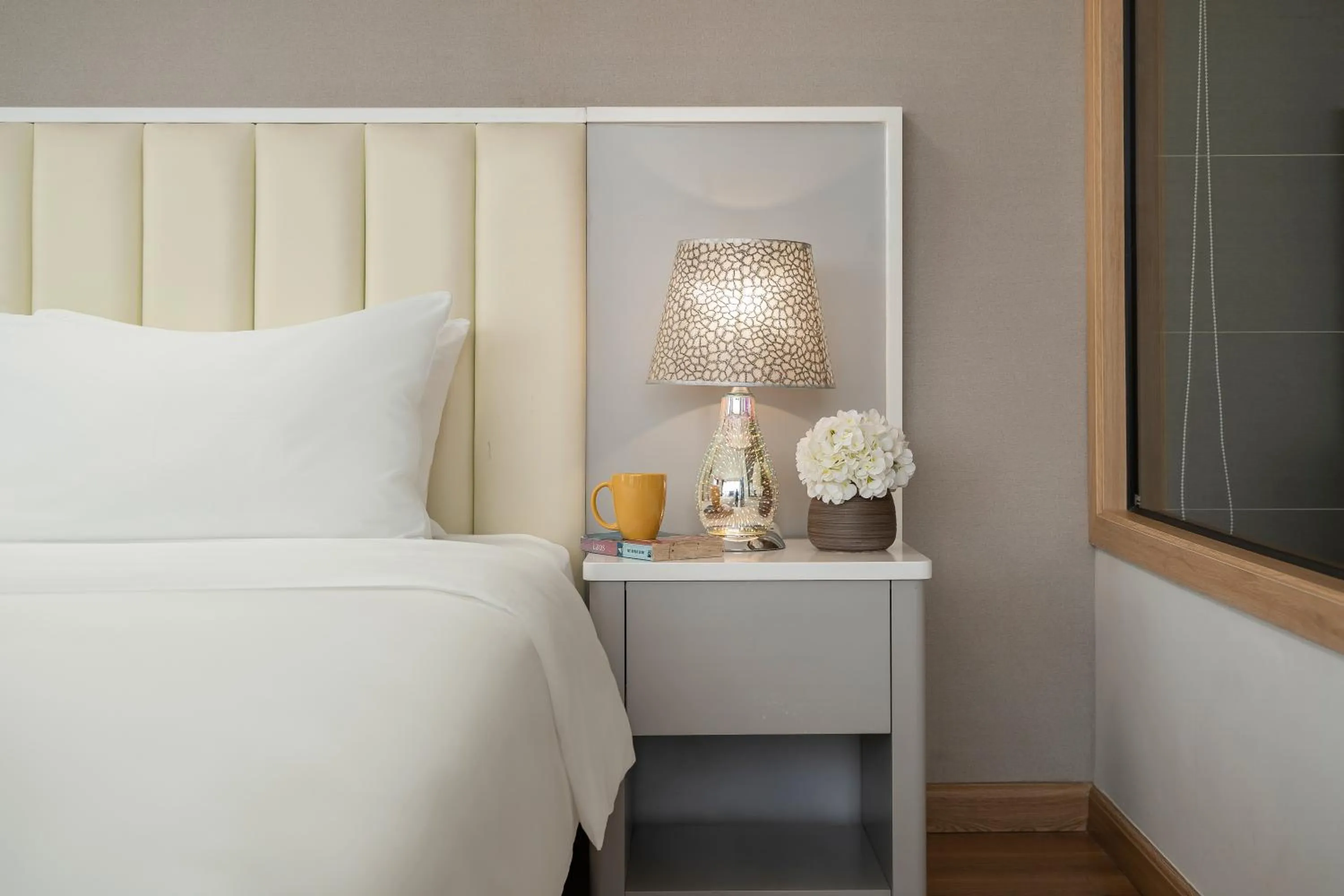 Bed in DeLaSea Ha Long Hotel - Modern Bayview Escape