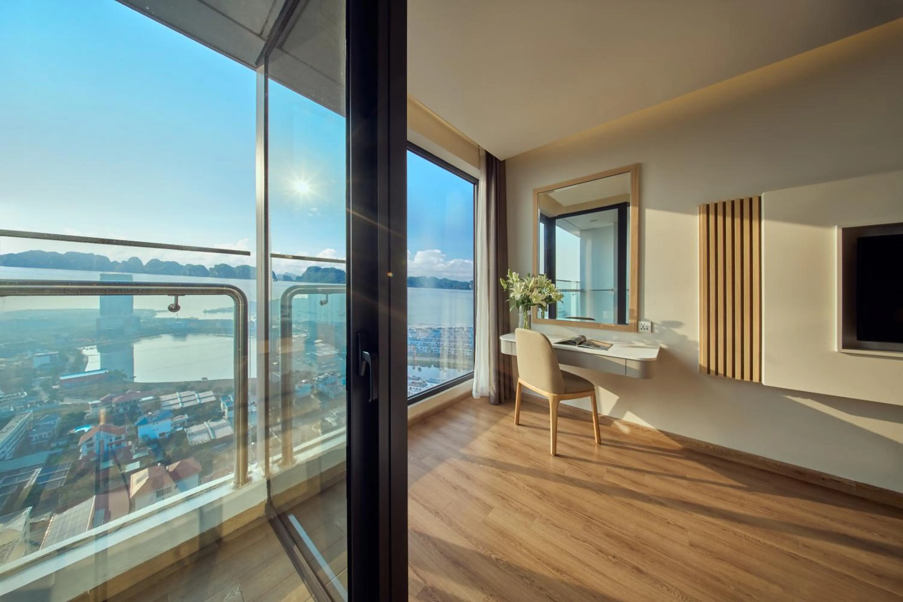 Living room in DeLaSea Ha Long Hotel - Modern Bayview Escape