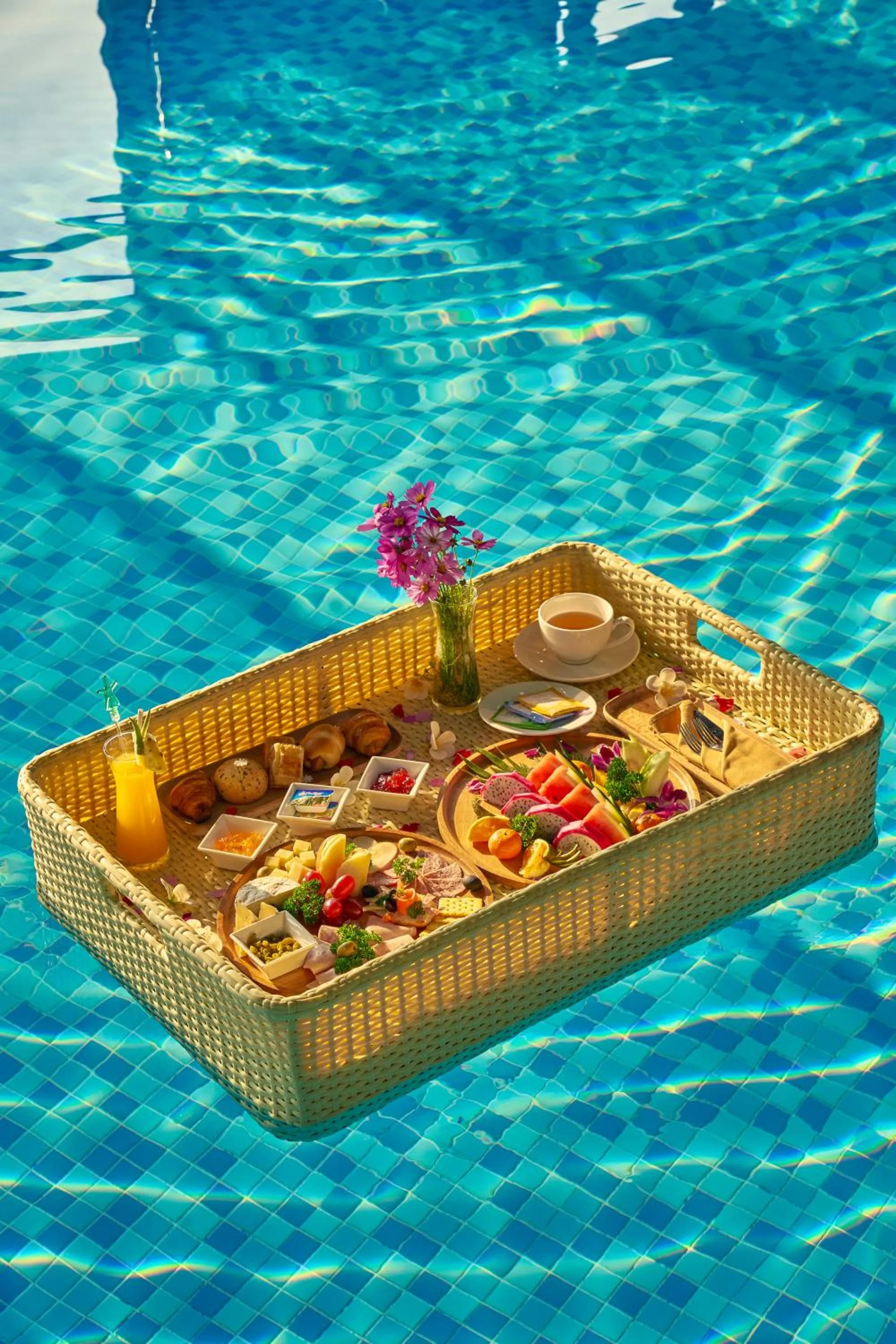 Food and drinks in DeLaSea Ha Long Hotel - Modern Bayview Escape