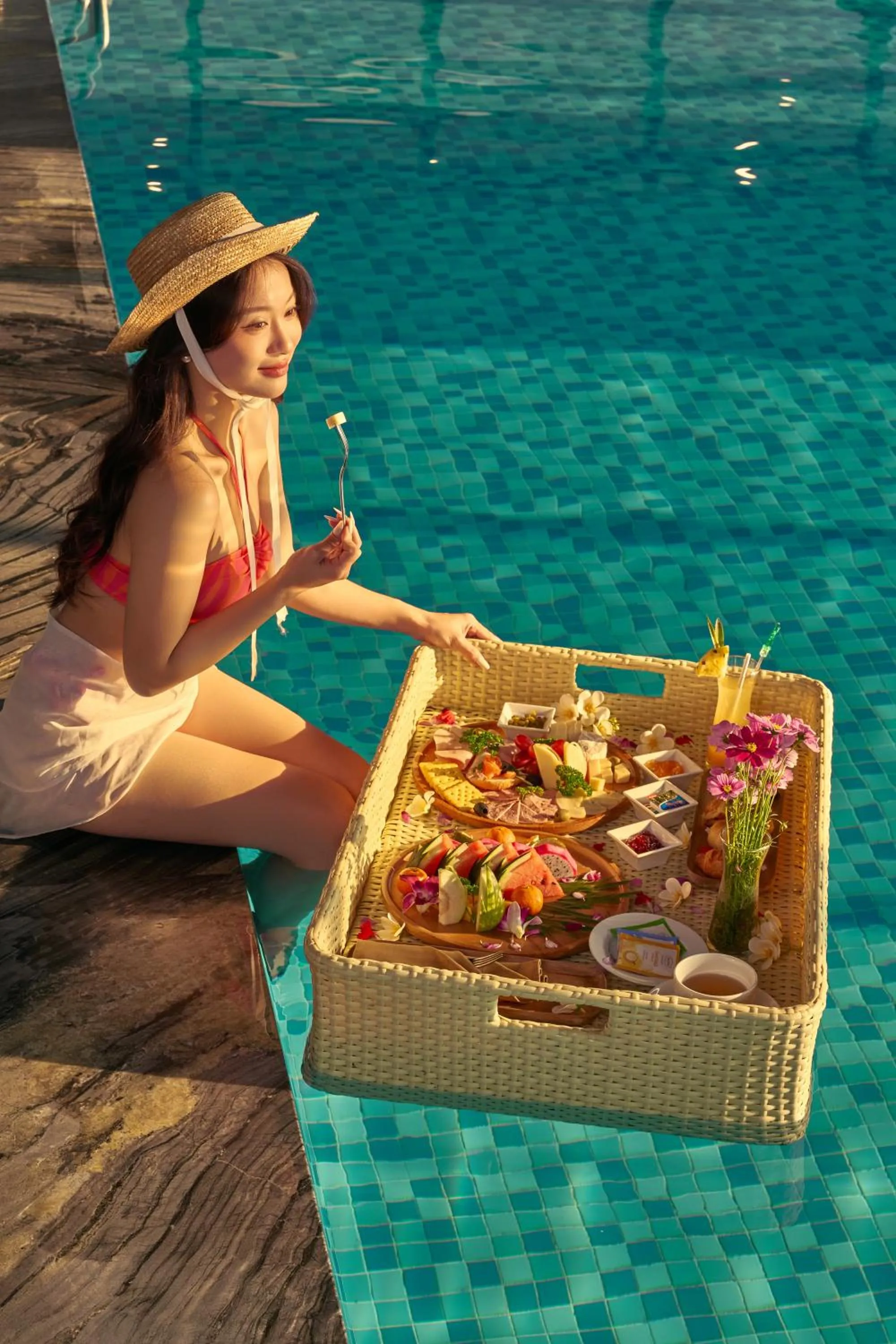 Food and drinks in DeLaSea Ha Long Hotel - Modern Bayview Escape