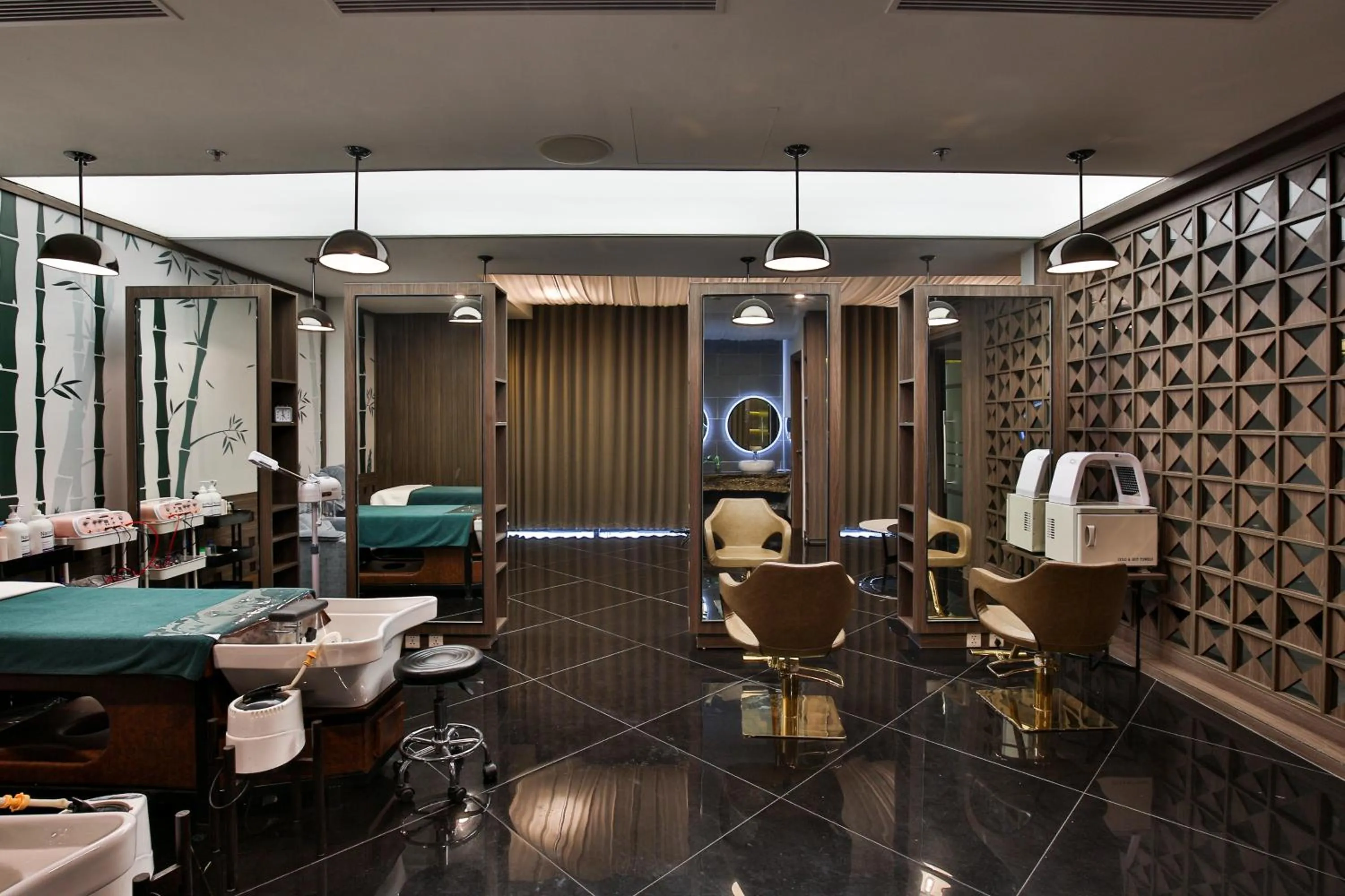 Spa and wellness centre/facilities in DeLaSea Ha Long Hotel - Modern Bayview Escape