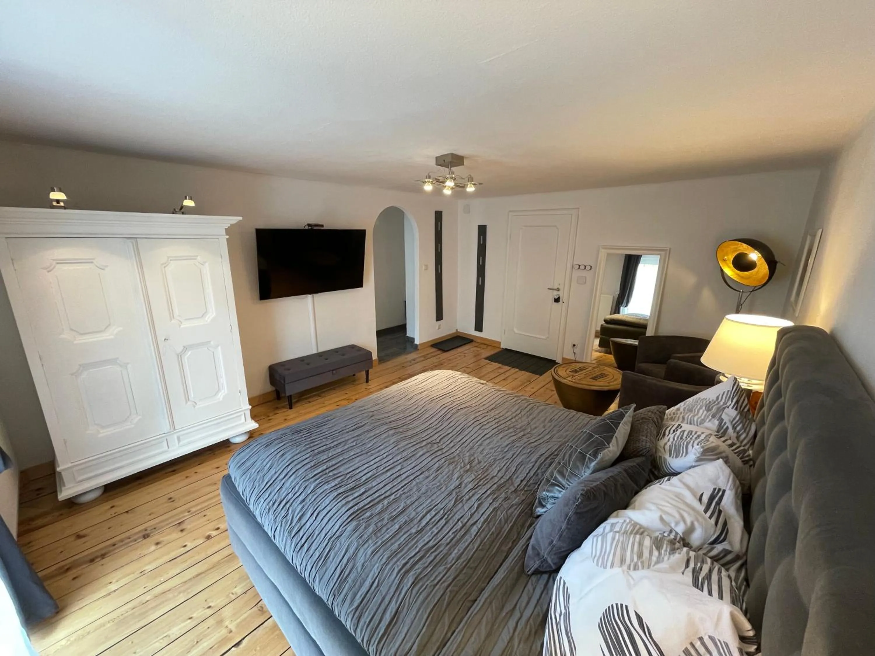 Bedroom in Gulewicz Apartments