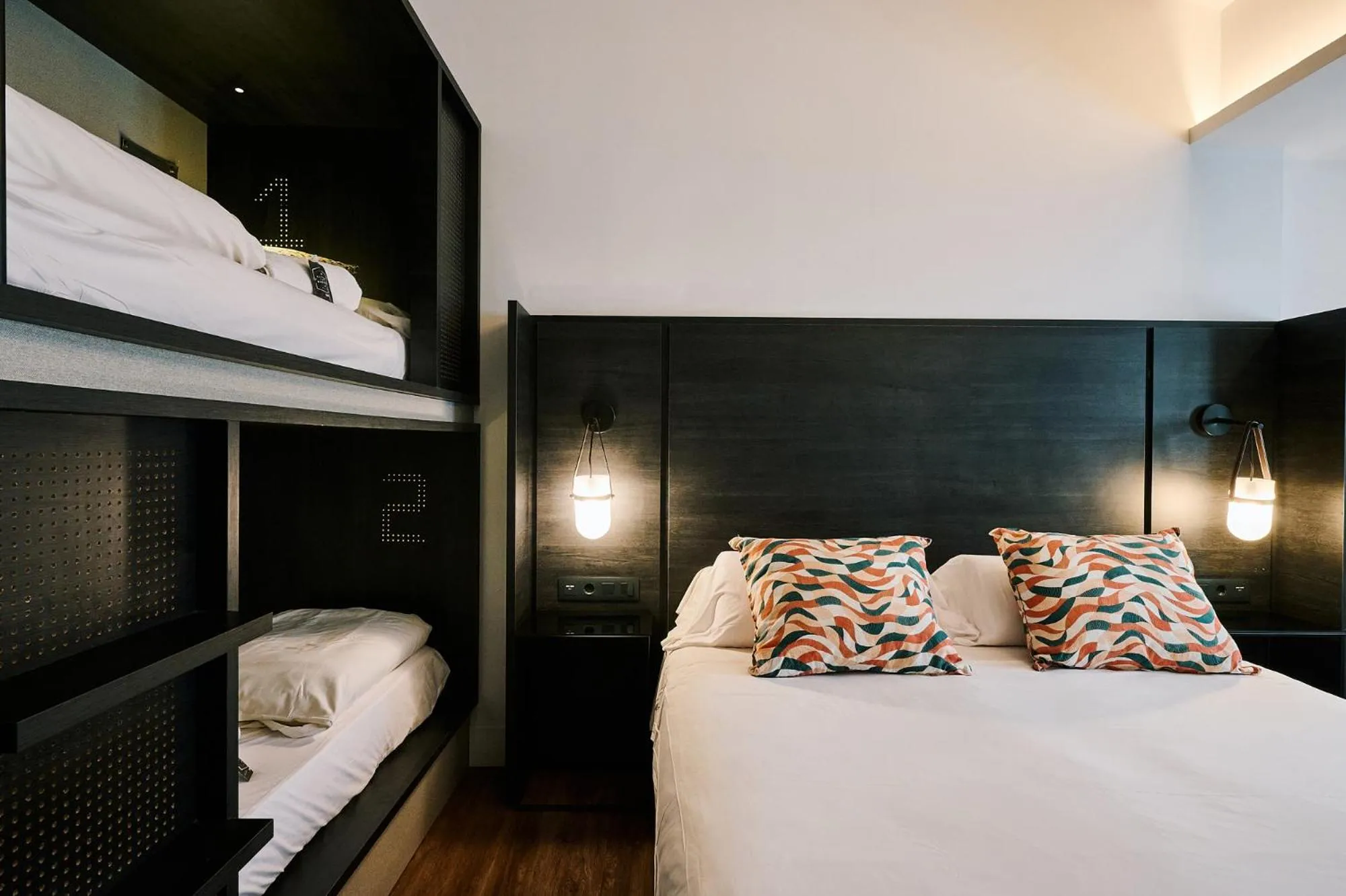 Decorative detail, Bed in TOC Hostel Malaga