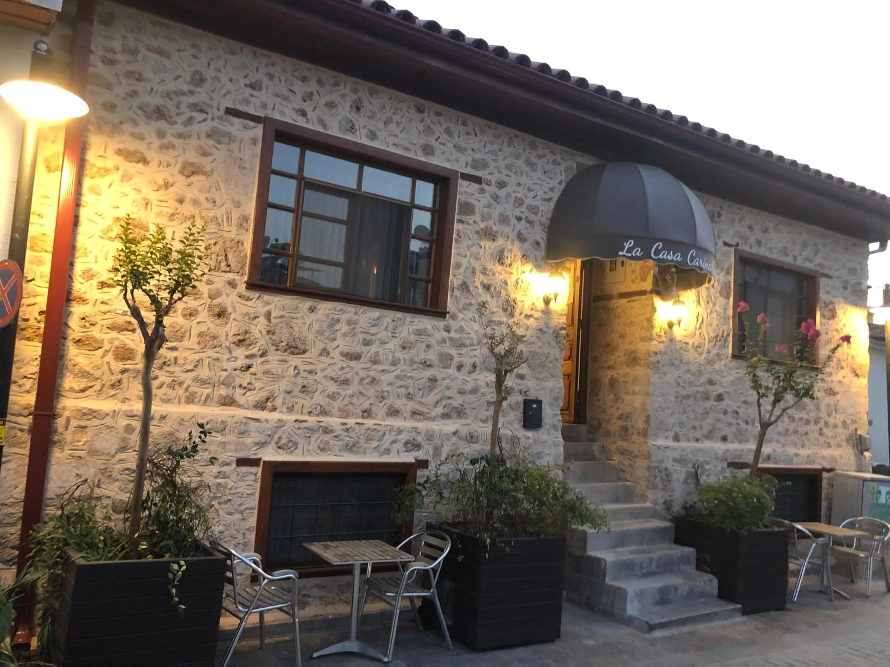 Facade/entrance in La Casa Carina