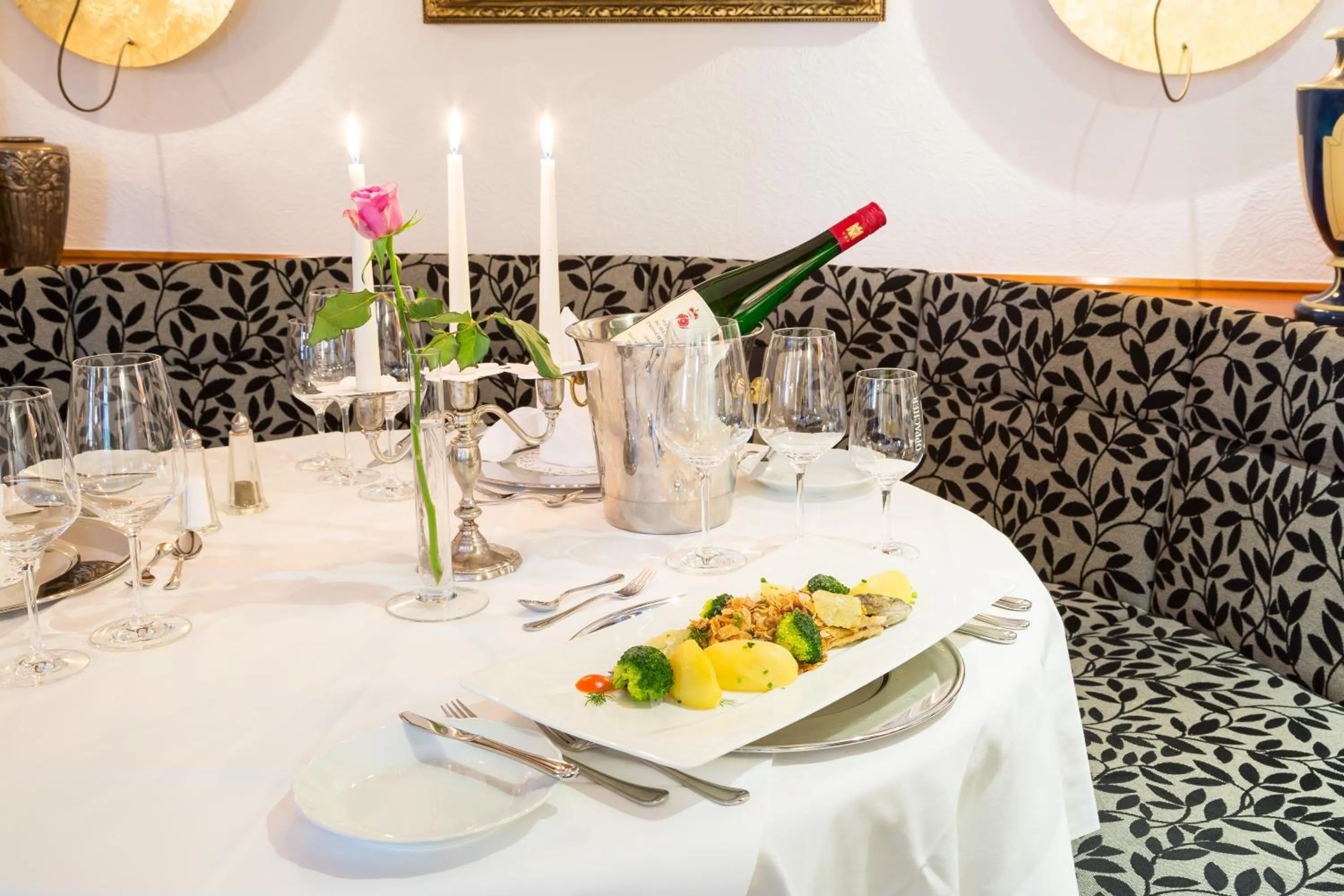 Restaurant/places to eat in Romantik Hotel Schwanefeld & Spa