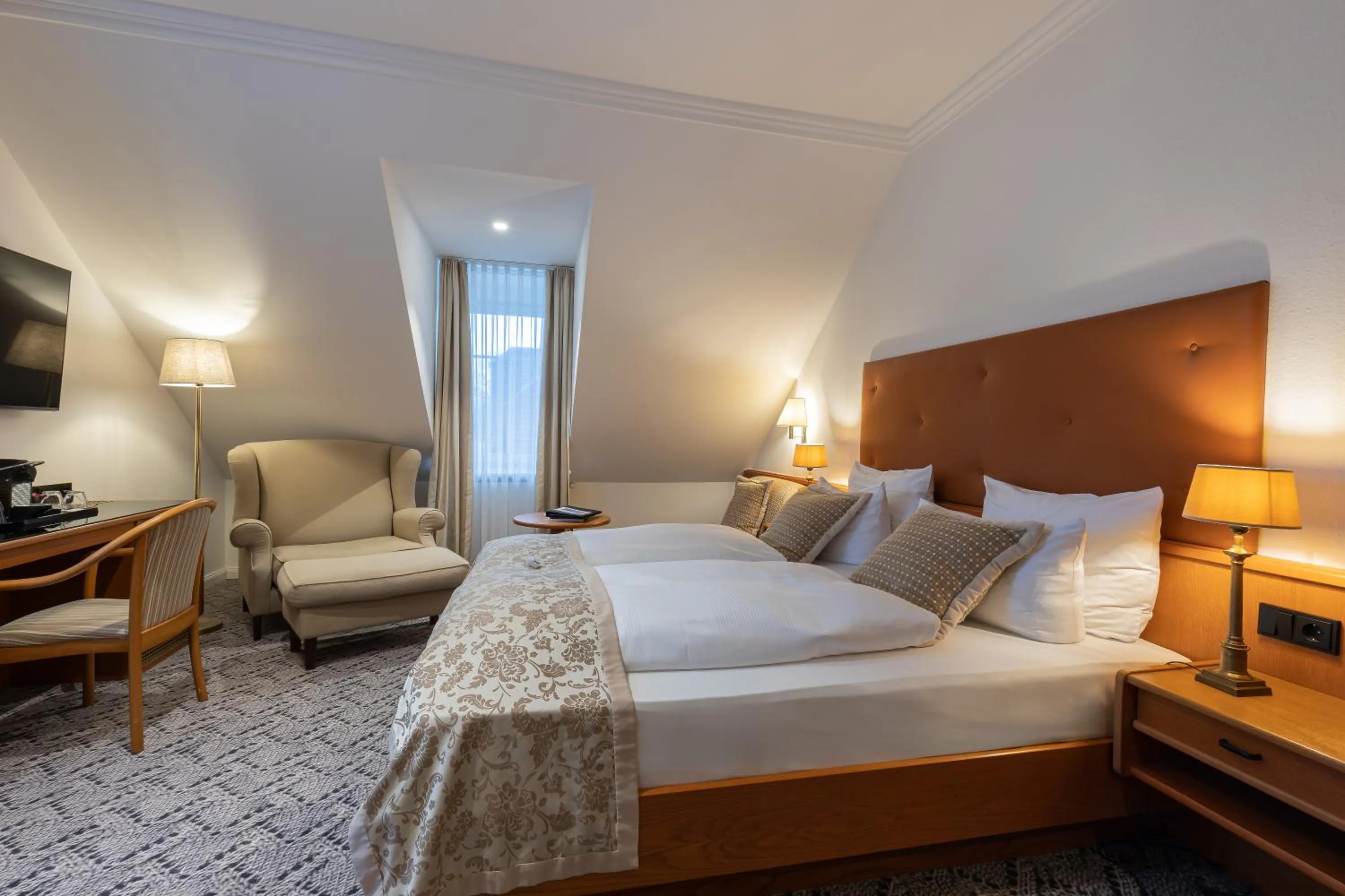 Photo of the whole room, Bed in Romantik Hotel Schwanefeld & Spa