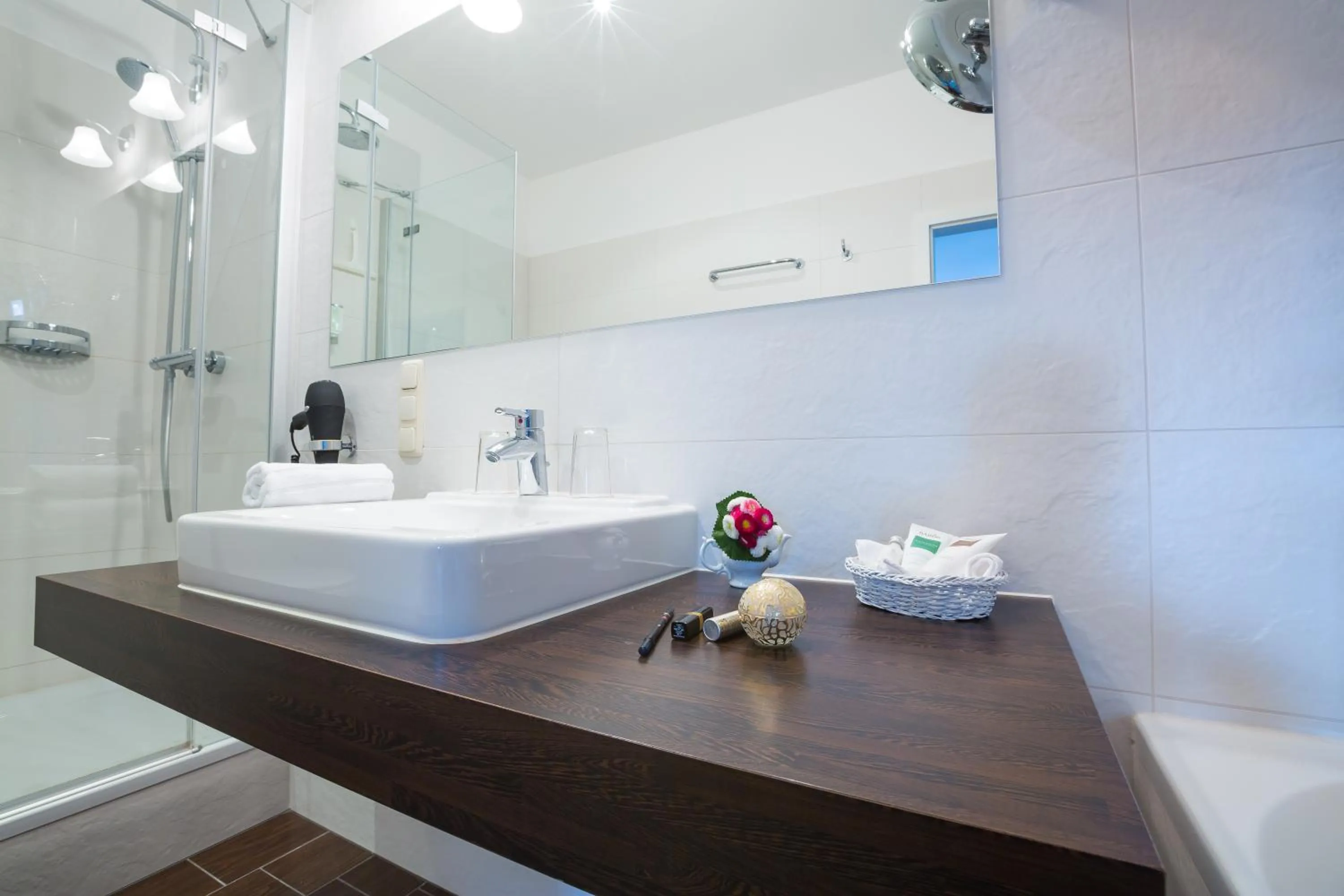 Bathroom in Romantik Hotel Schwanefeld & Spa