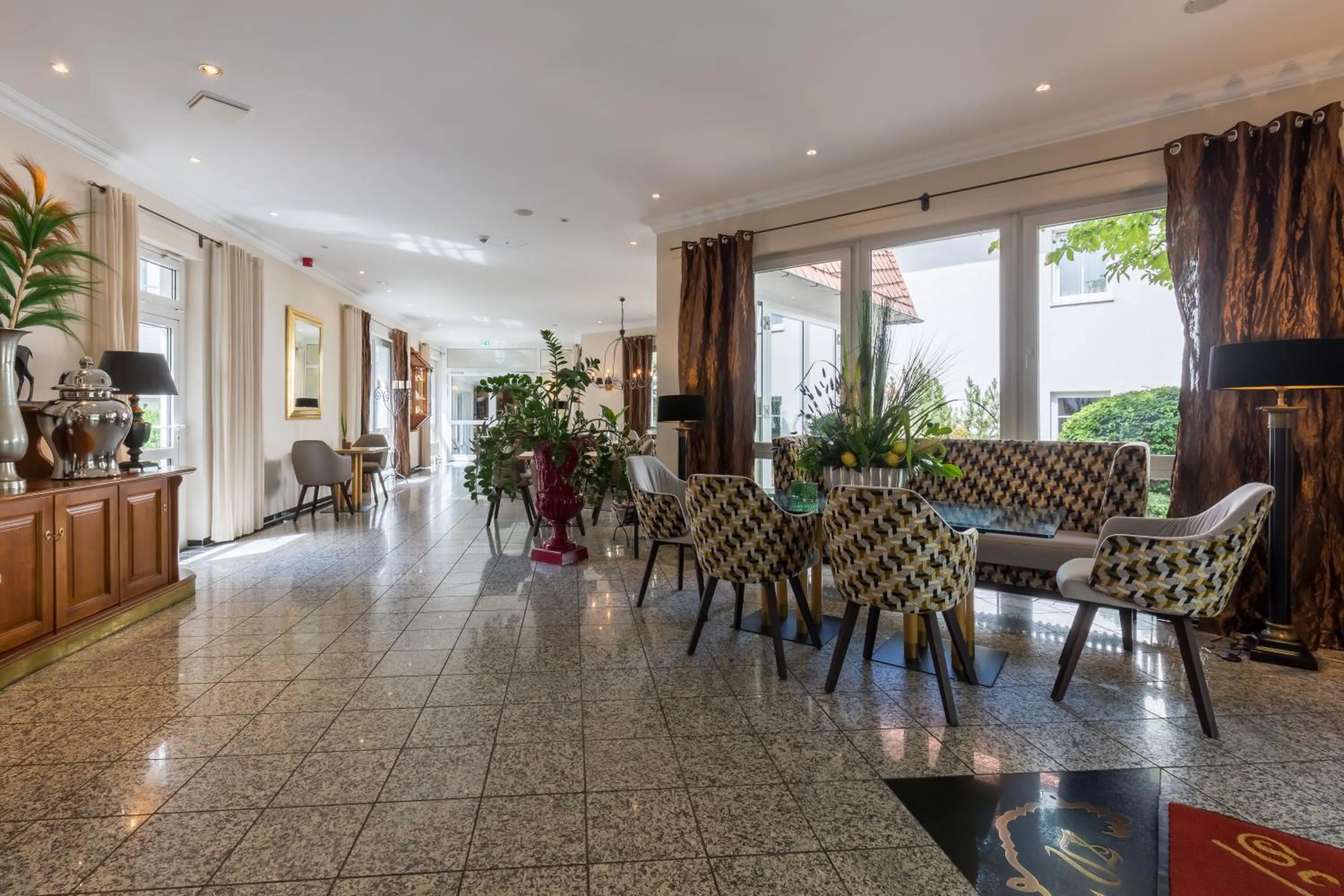 Lobby or reception in Romantik Hotel Schwanefeld & Spa