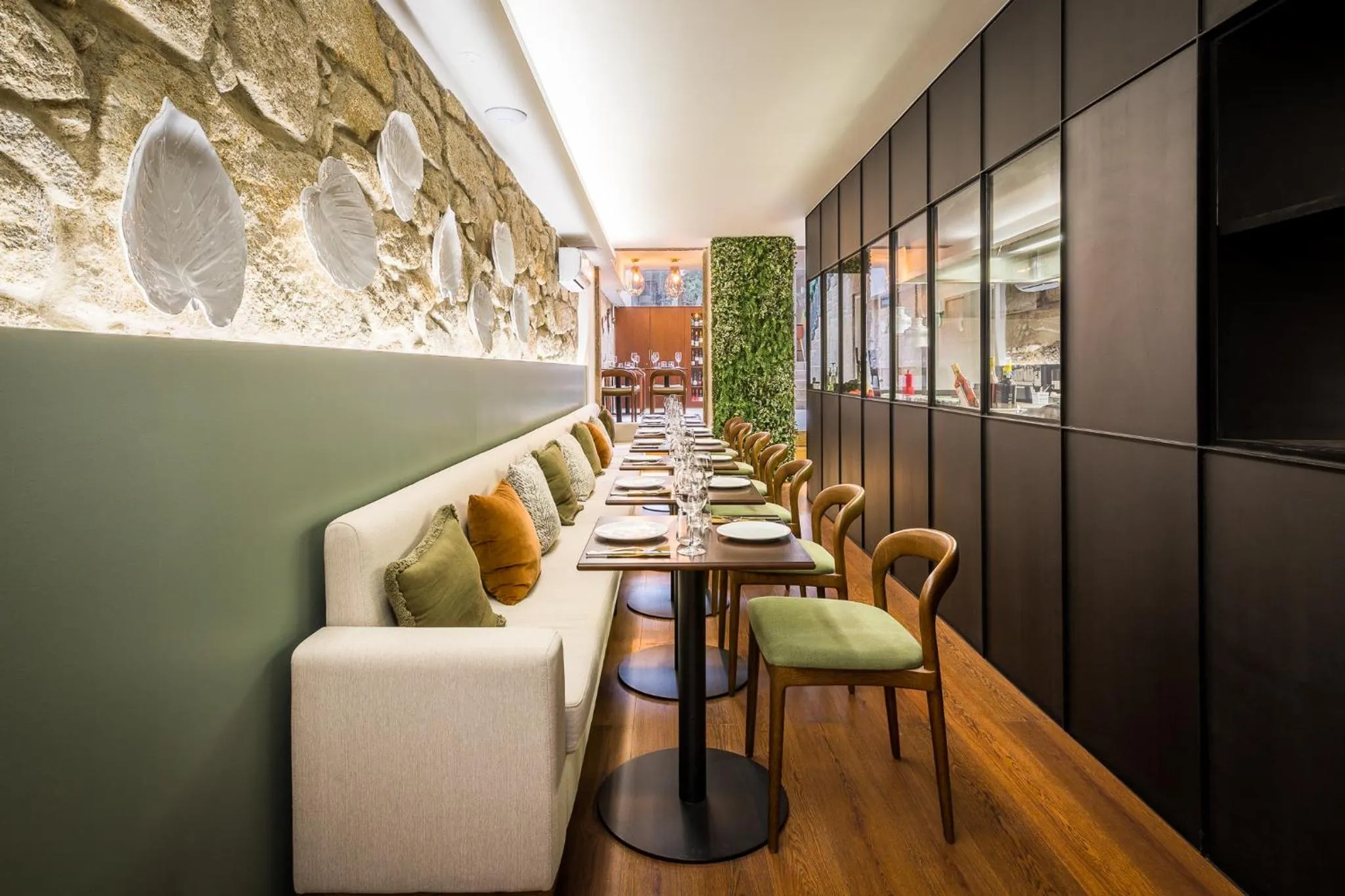 Restaurant/places to eat in Gallery Townhouse & Home