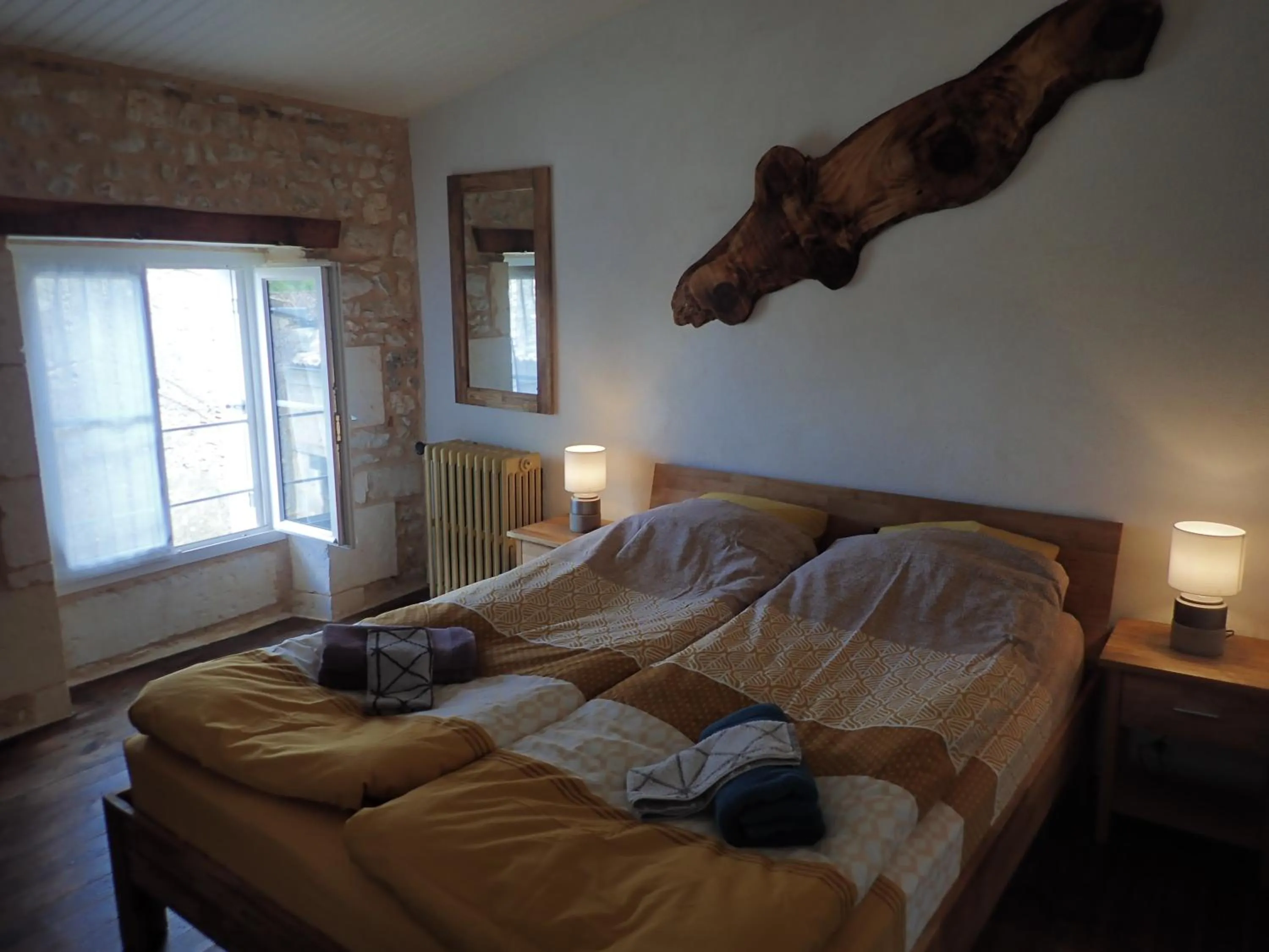 Bed in La Miramboise, chambres et table d hôtes