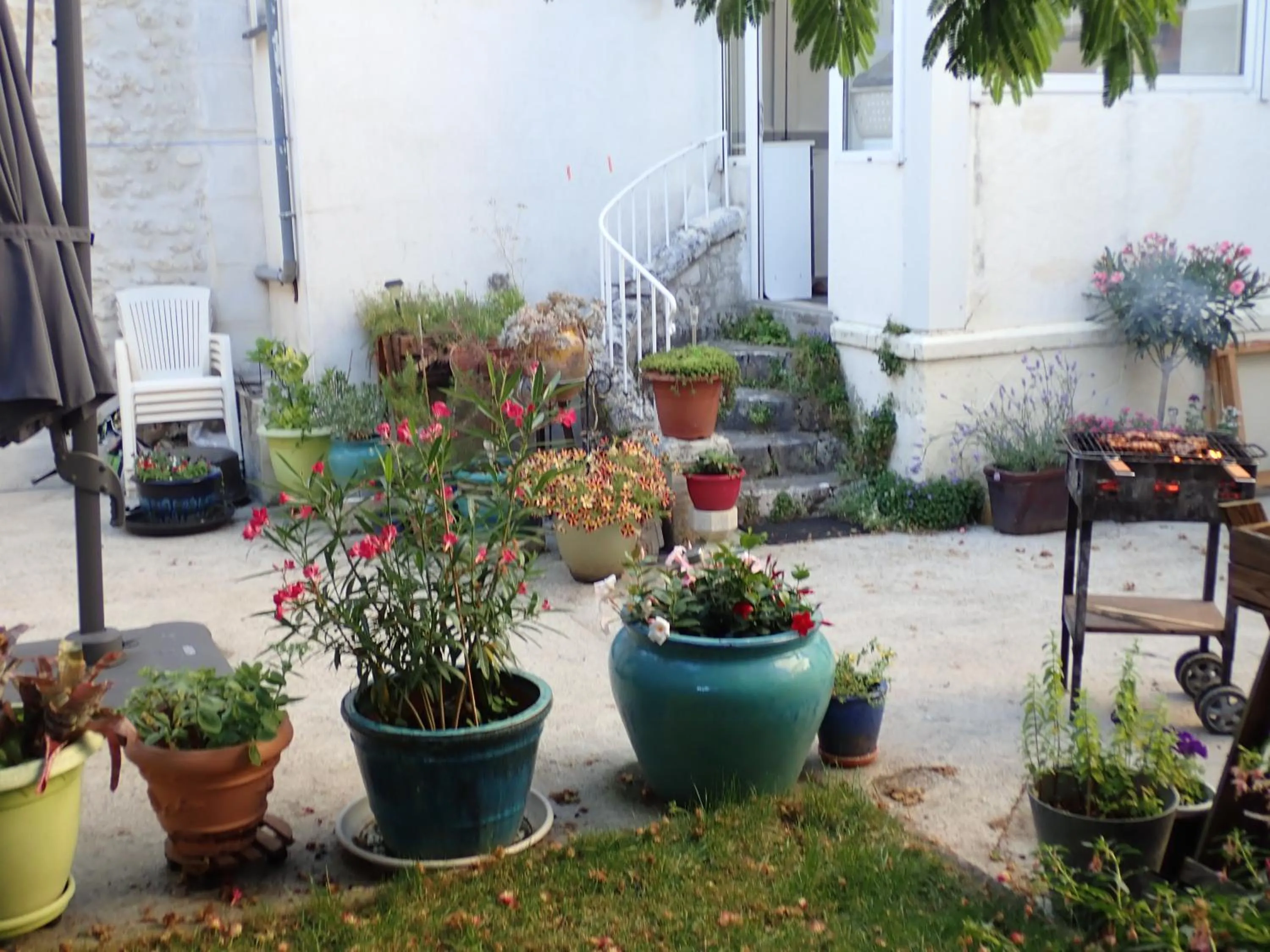Property building in La Miramboise, chambres et table d hôtes
