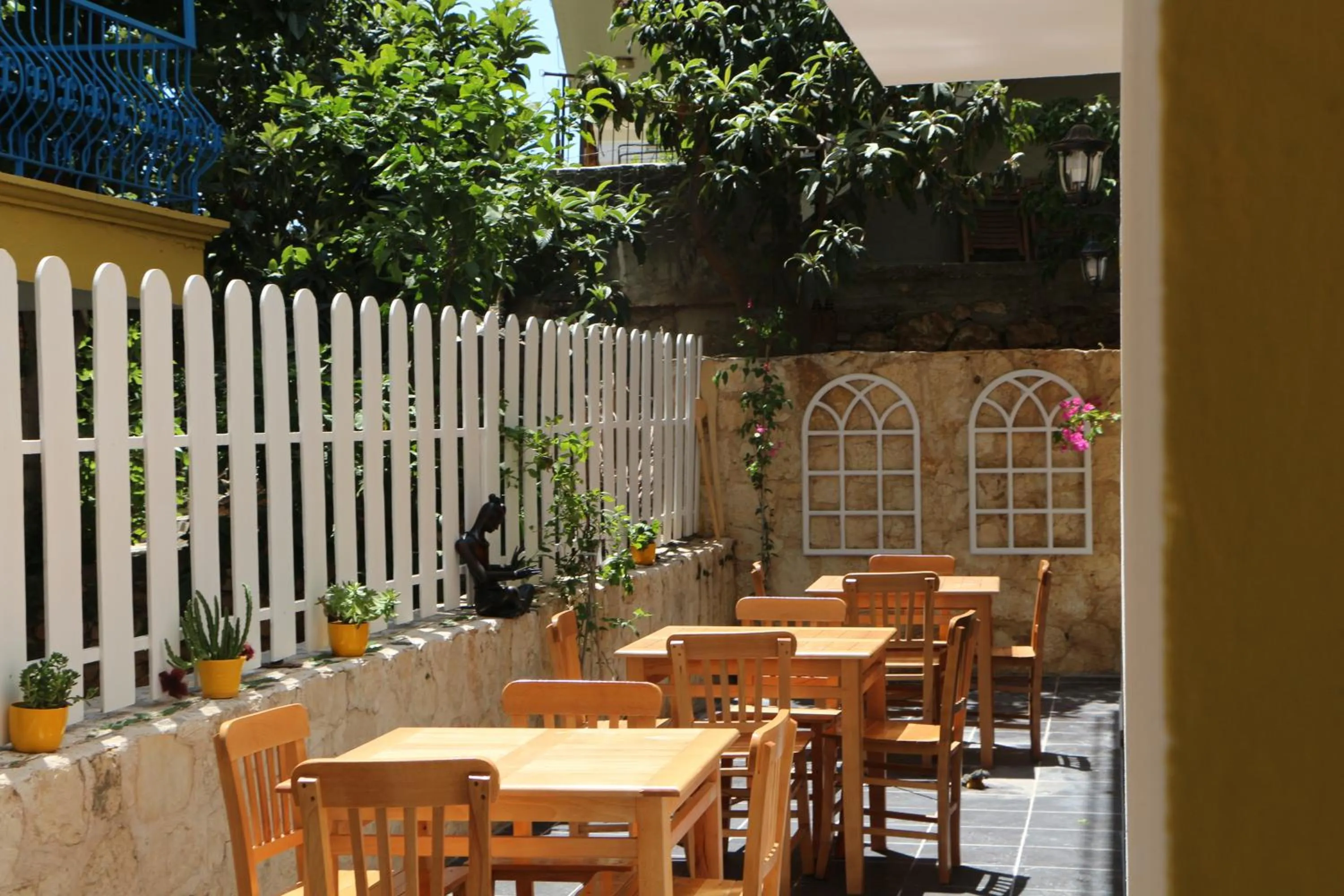 Restaurant/places to eat in Holy Pansiyon