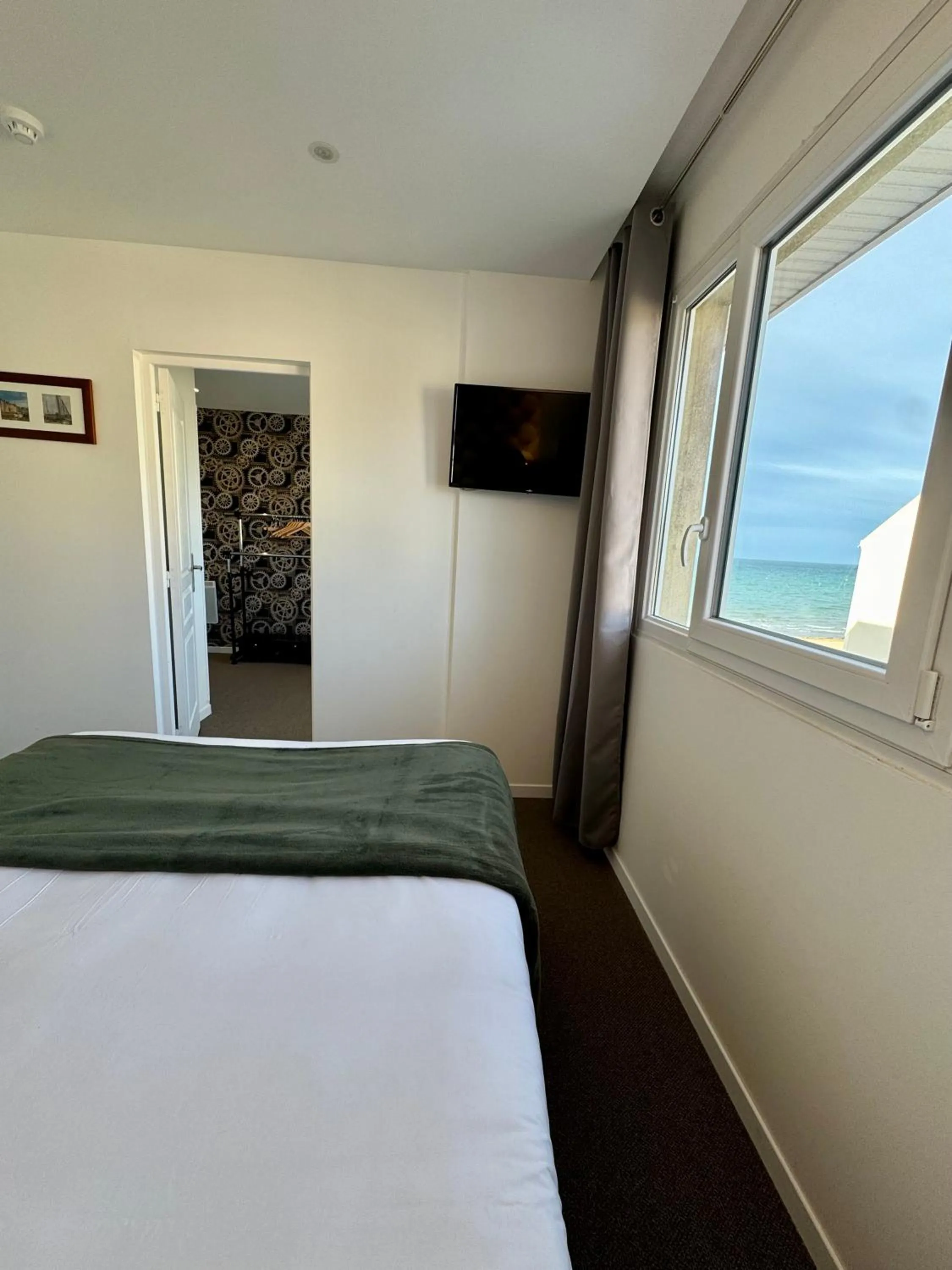 Bedroom, Bed in Le Clos Normand