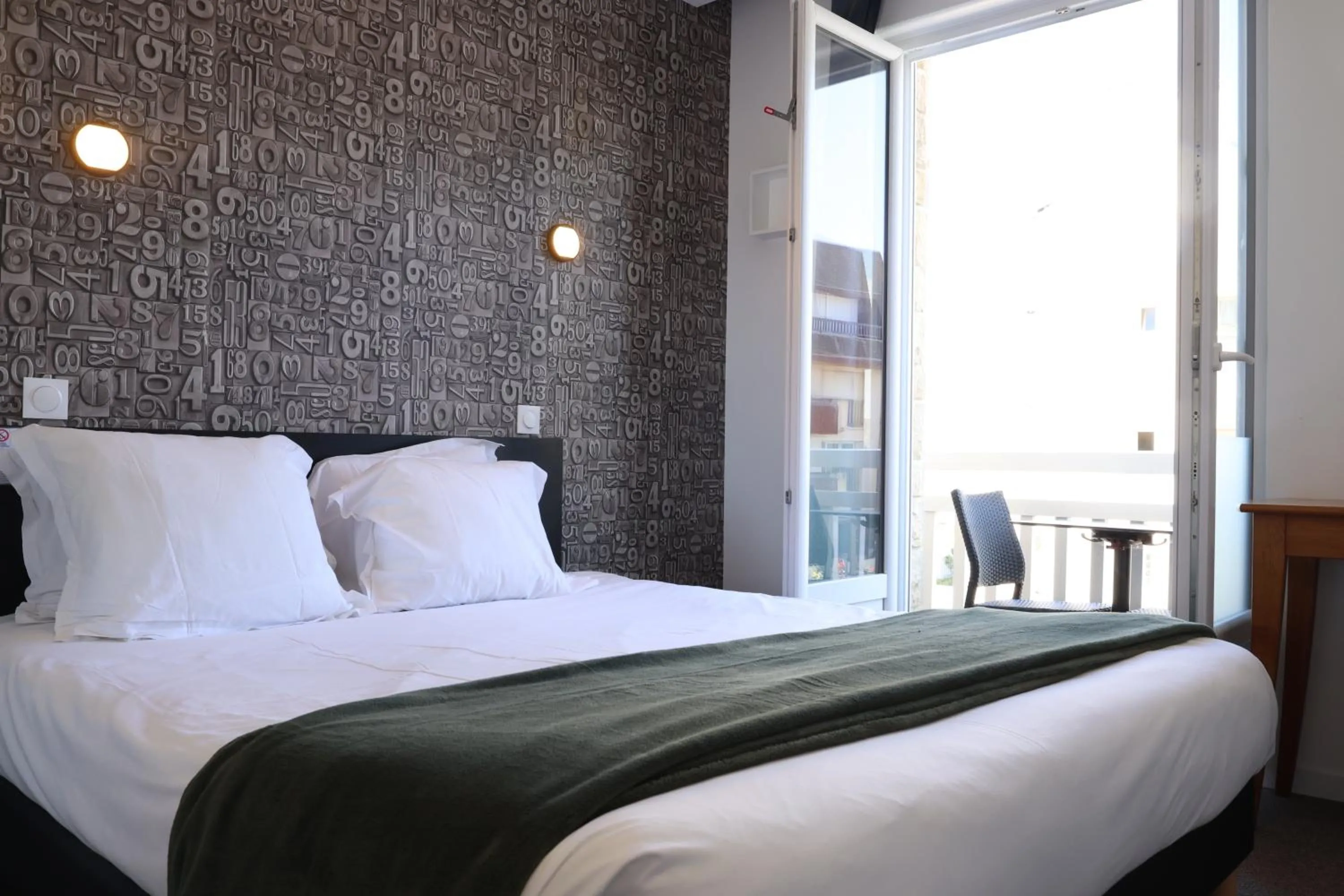 Bedroom, Bed in Le Clos Normand