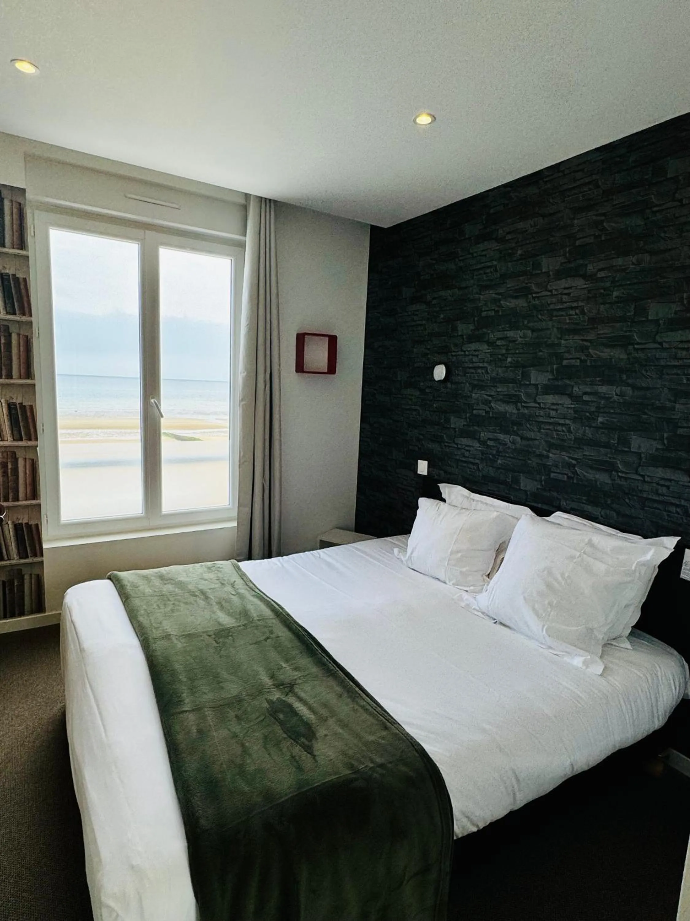 Bedroom, Bed in Le Clos Normand