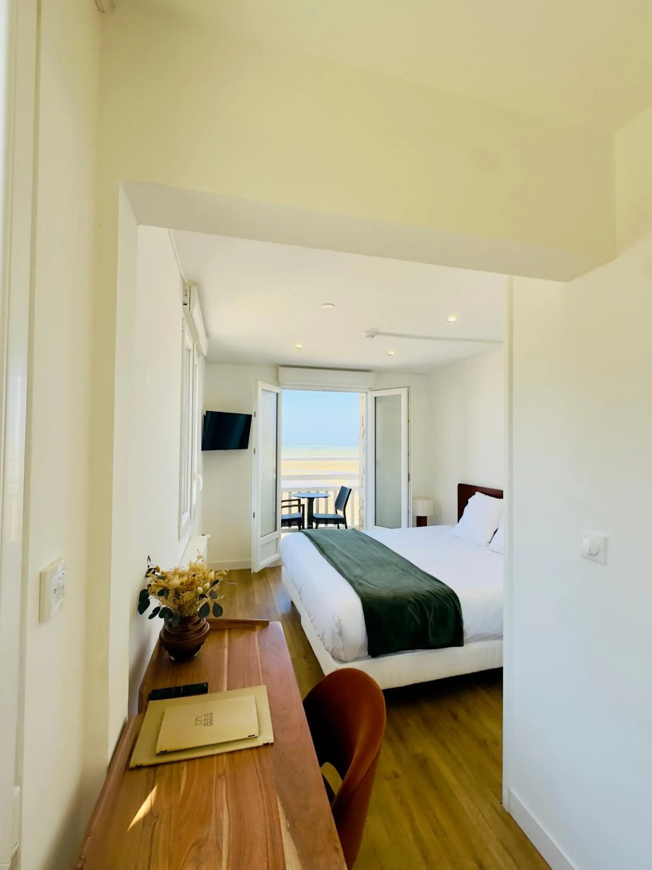 King Suite with Balcony in Le Clos Normand King Suite with Balcony in Le Clos Normand