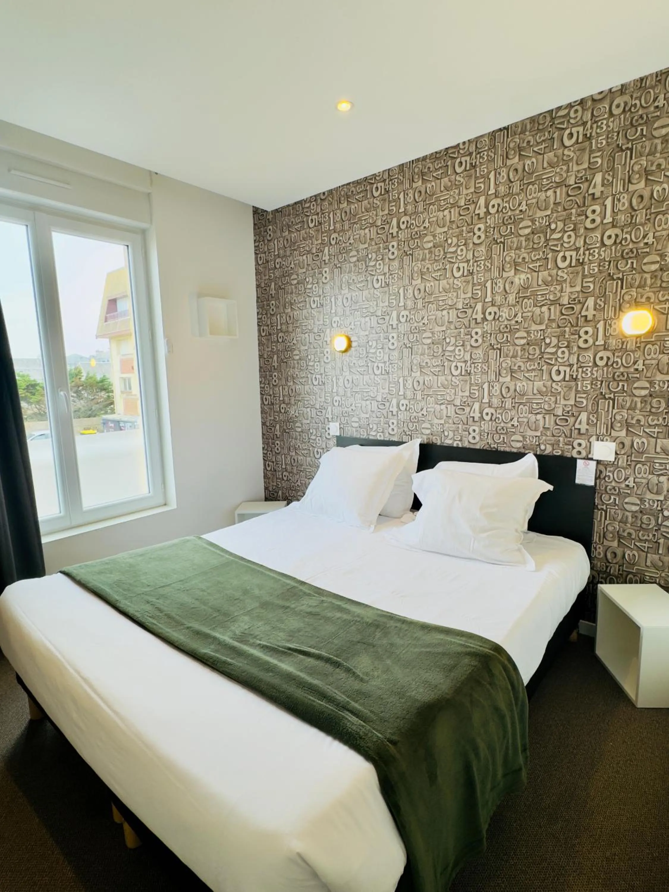 Bedroom, Bed in Le Clos Normand