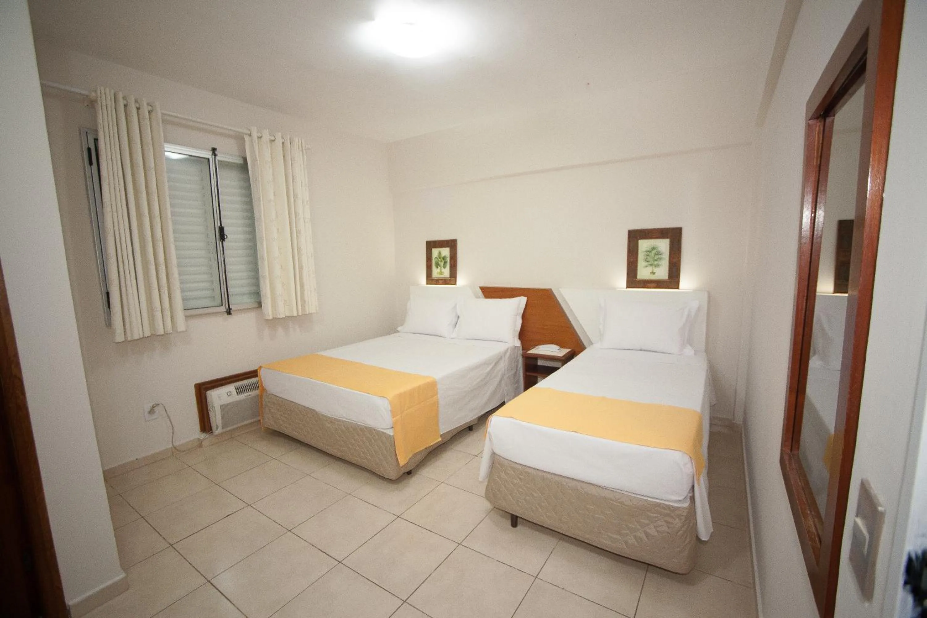 Bed in Láparos Hotel