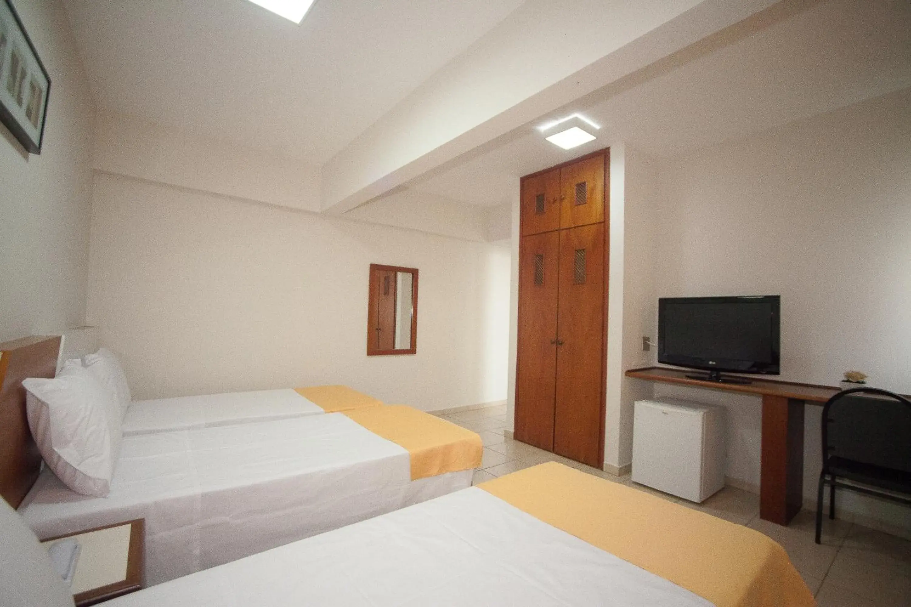 Standard Triple Room in Láparos Hotel Standard Triple Room in Láparos Hotel