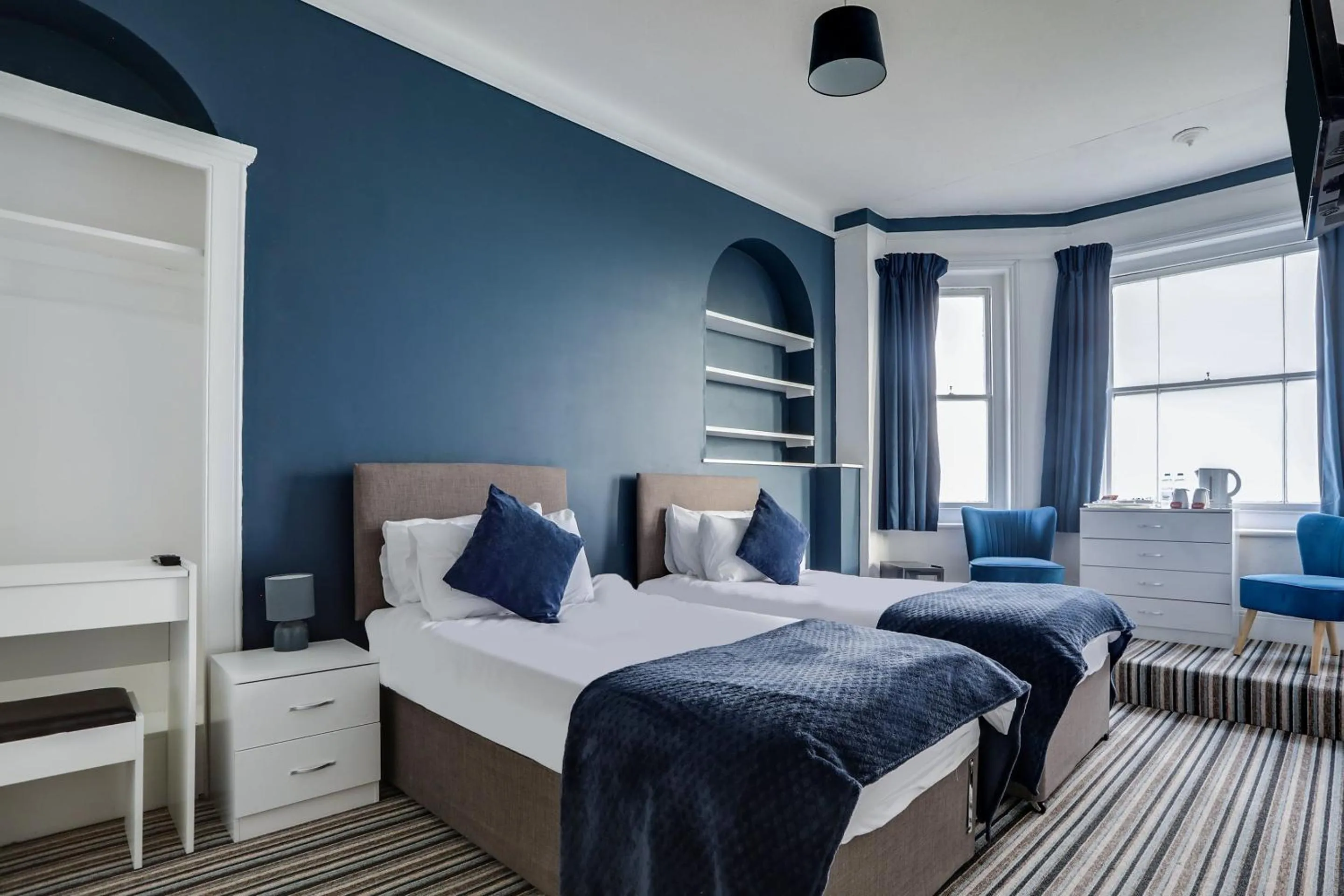 Bedroom, Bed in Lord Kitcheners Guest House