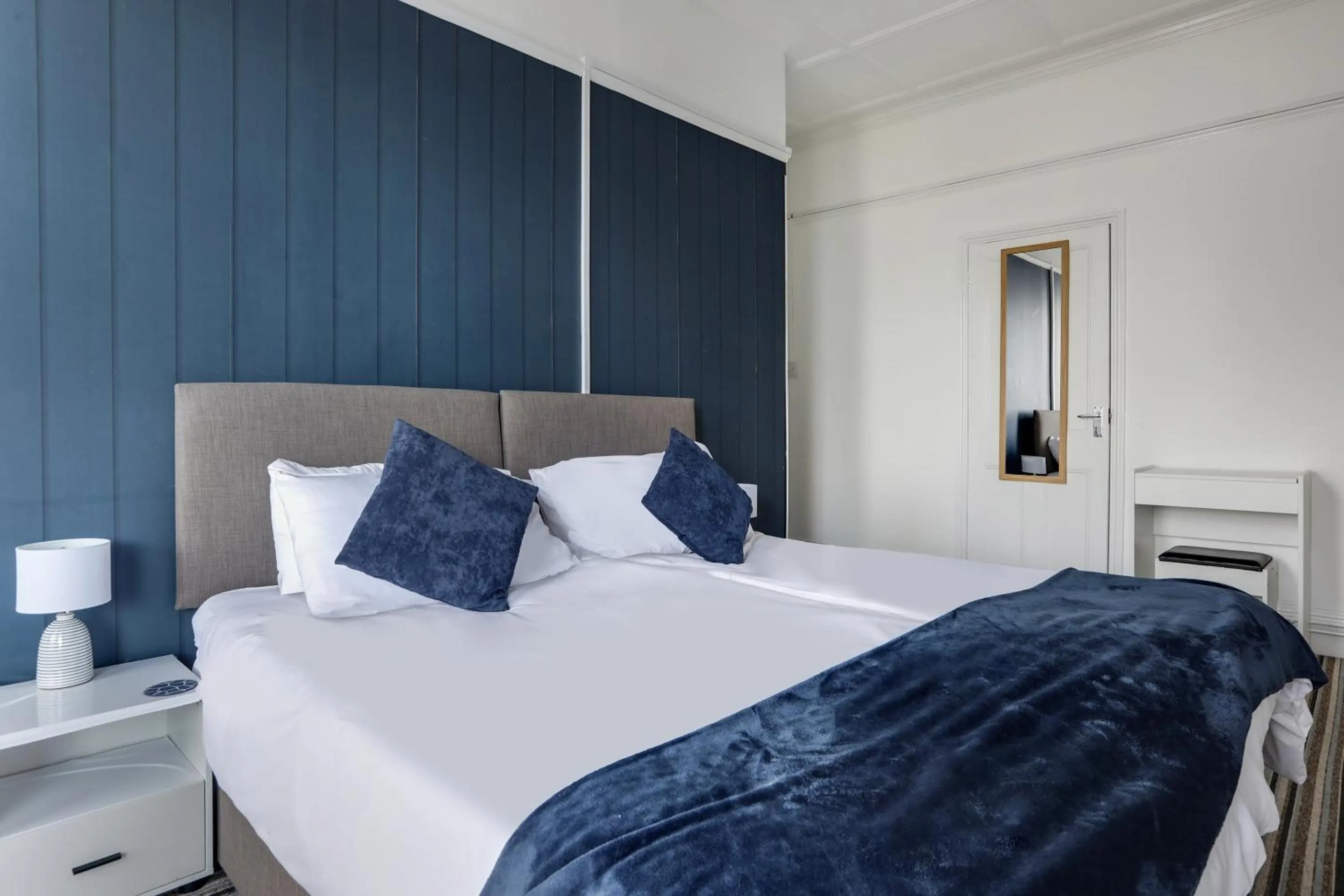 Bedroom, Bed in Lord Kitcheners Guest House