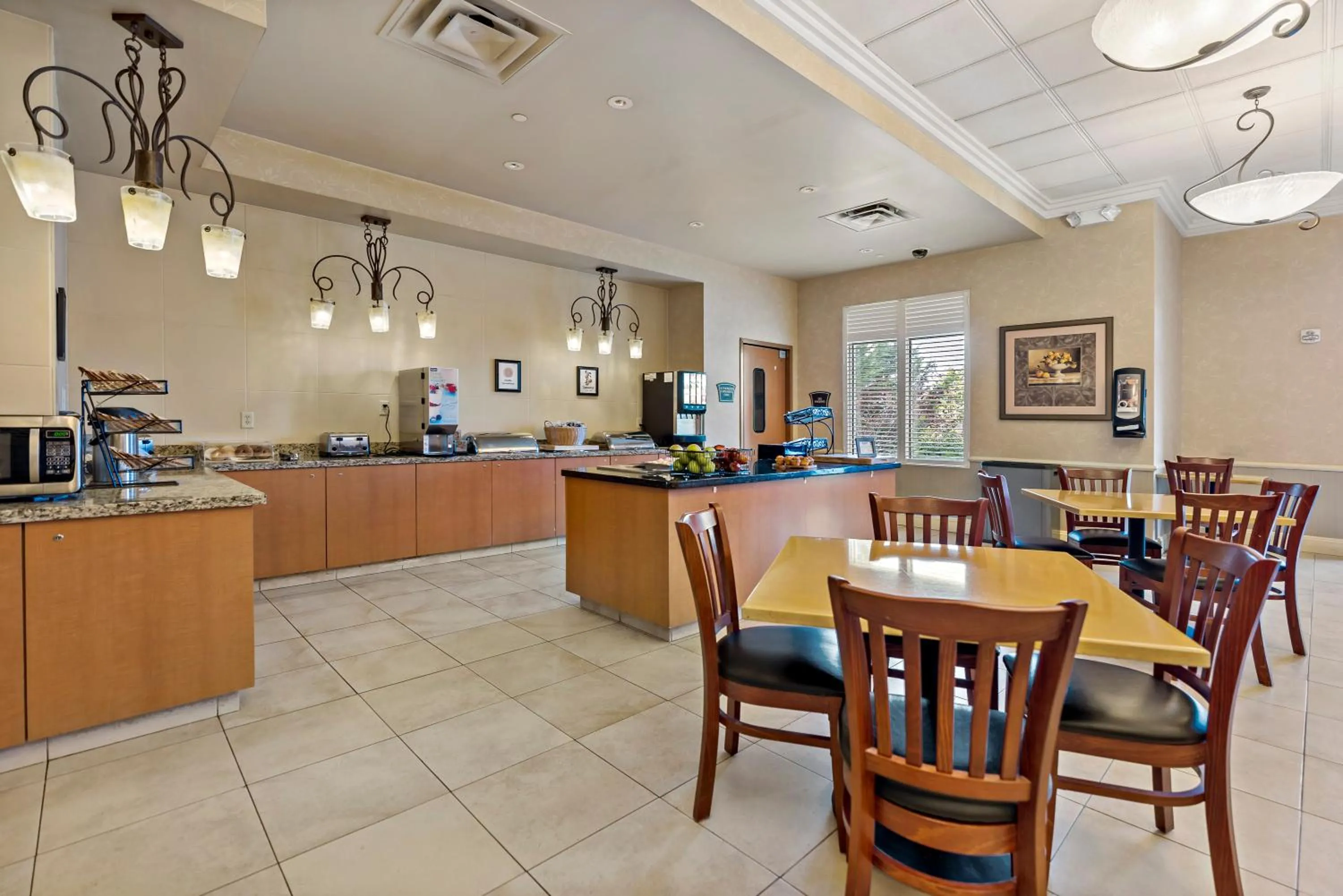 Breakfast in The Inn at Charles Town / Hollywood Casino