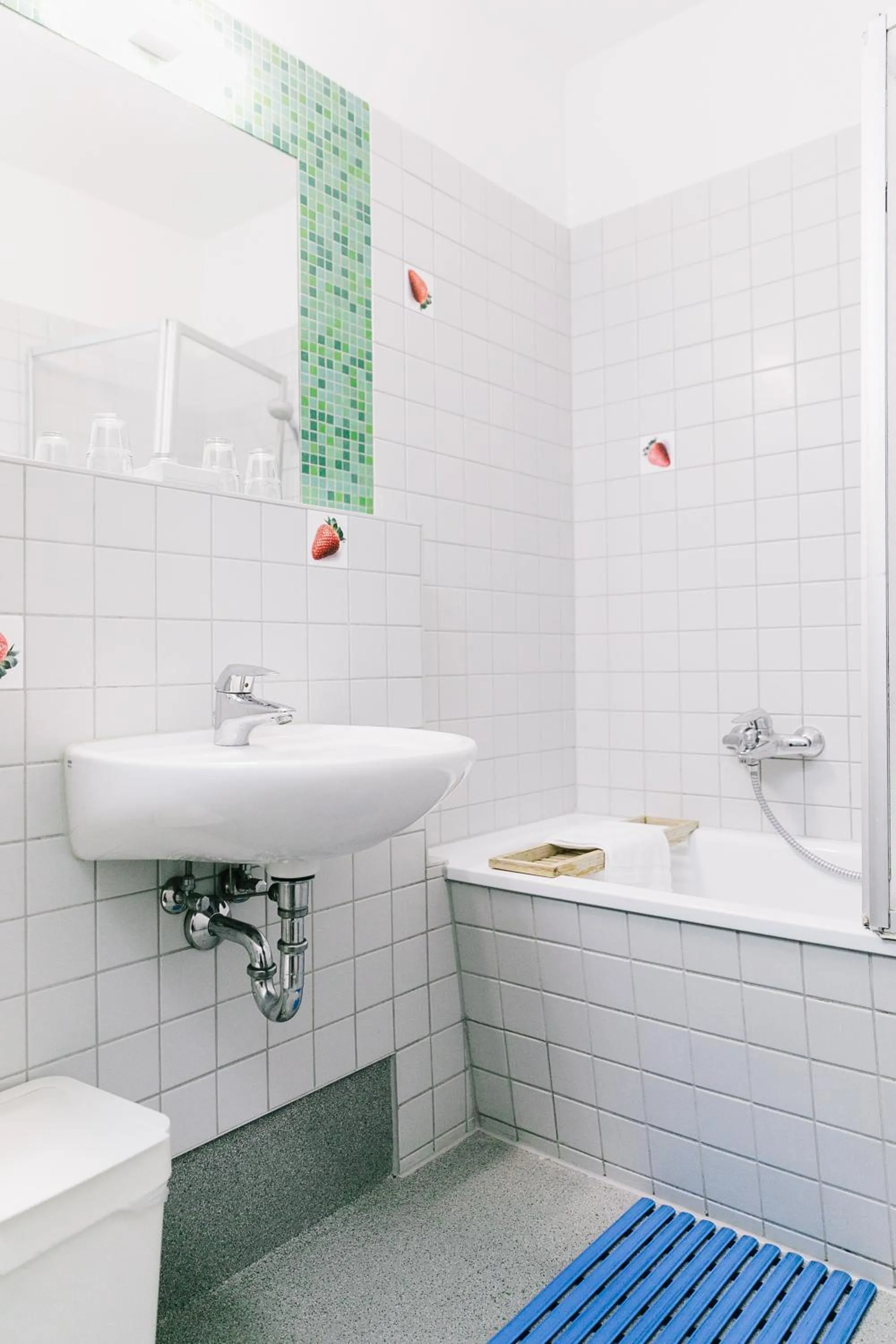 Shower in St Christopher's Inn Berlin - Mitte