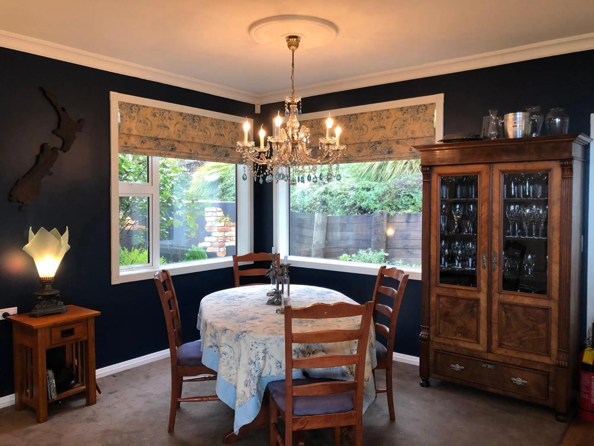 Dining area in Bayview Valley Lodge Bed & Breakfast
