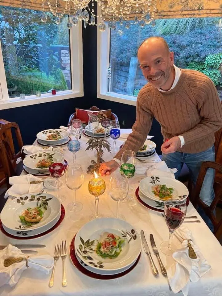 People in Bayview Valley Lodge Bed & Breakfast