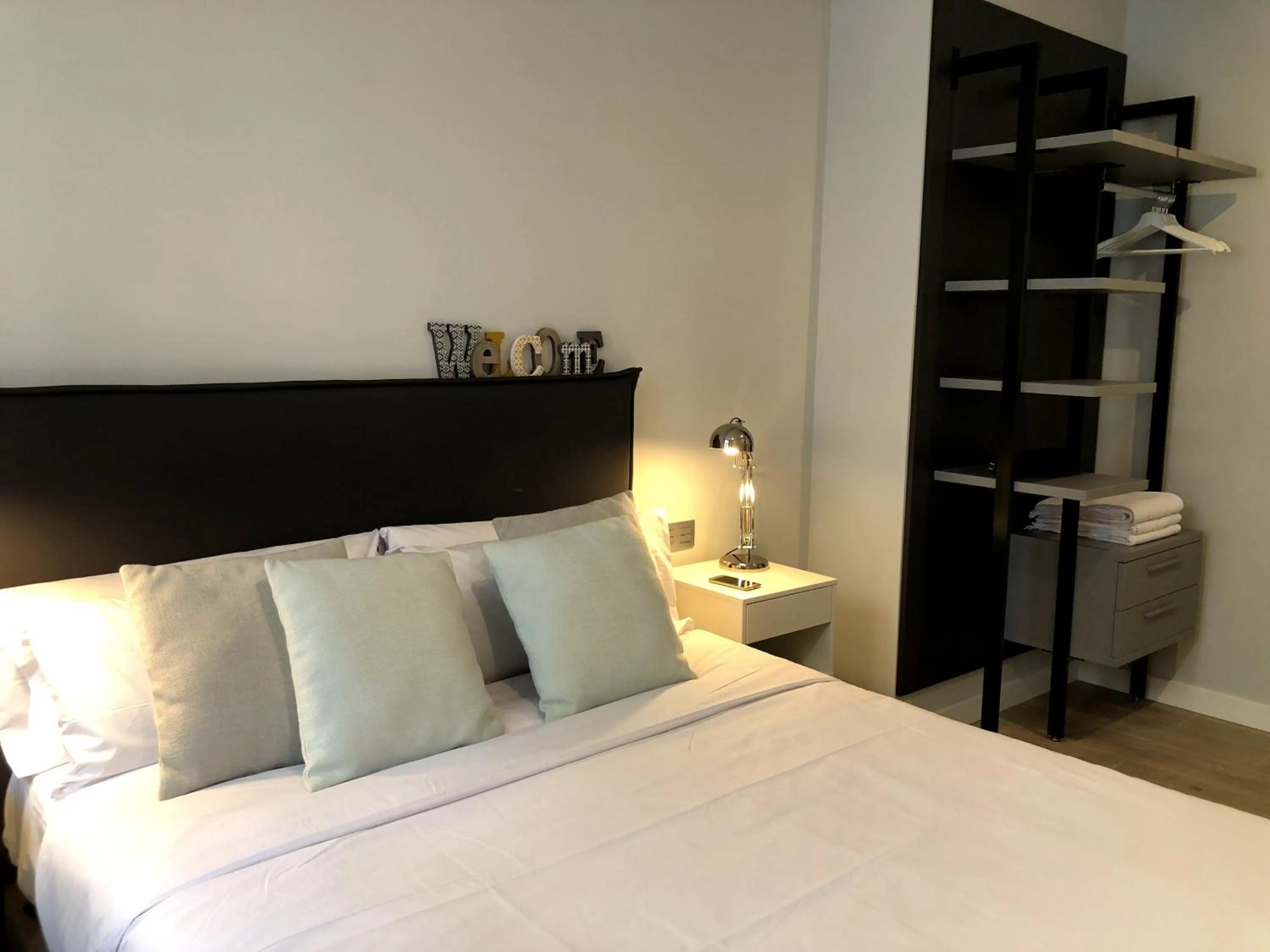 Bedroom, Bed in Arenal Suites Alicante