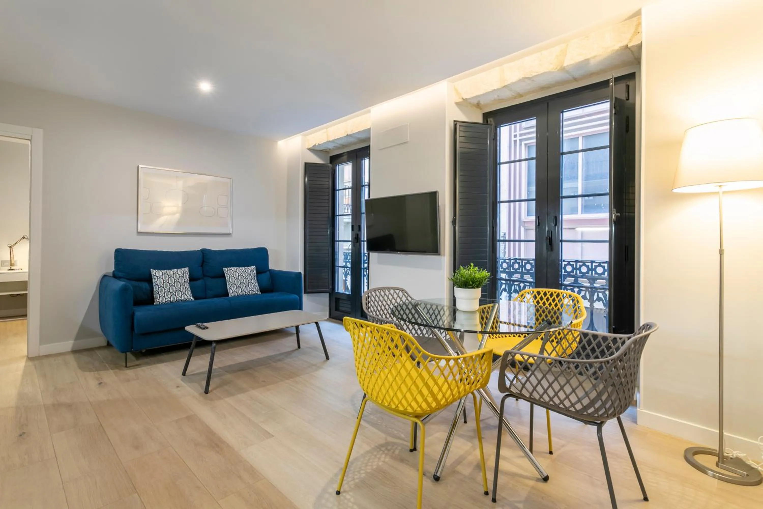 Living room in Arenal Suites Alicante