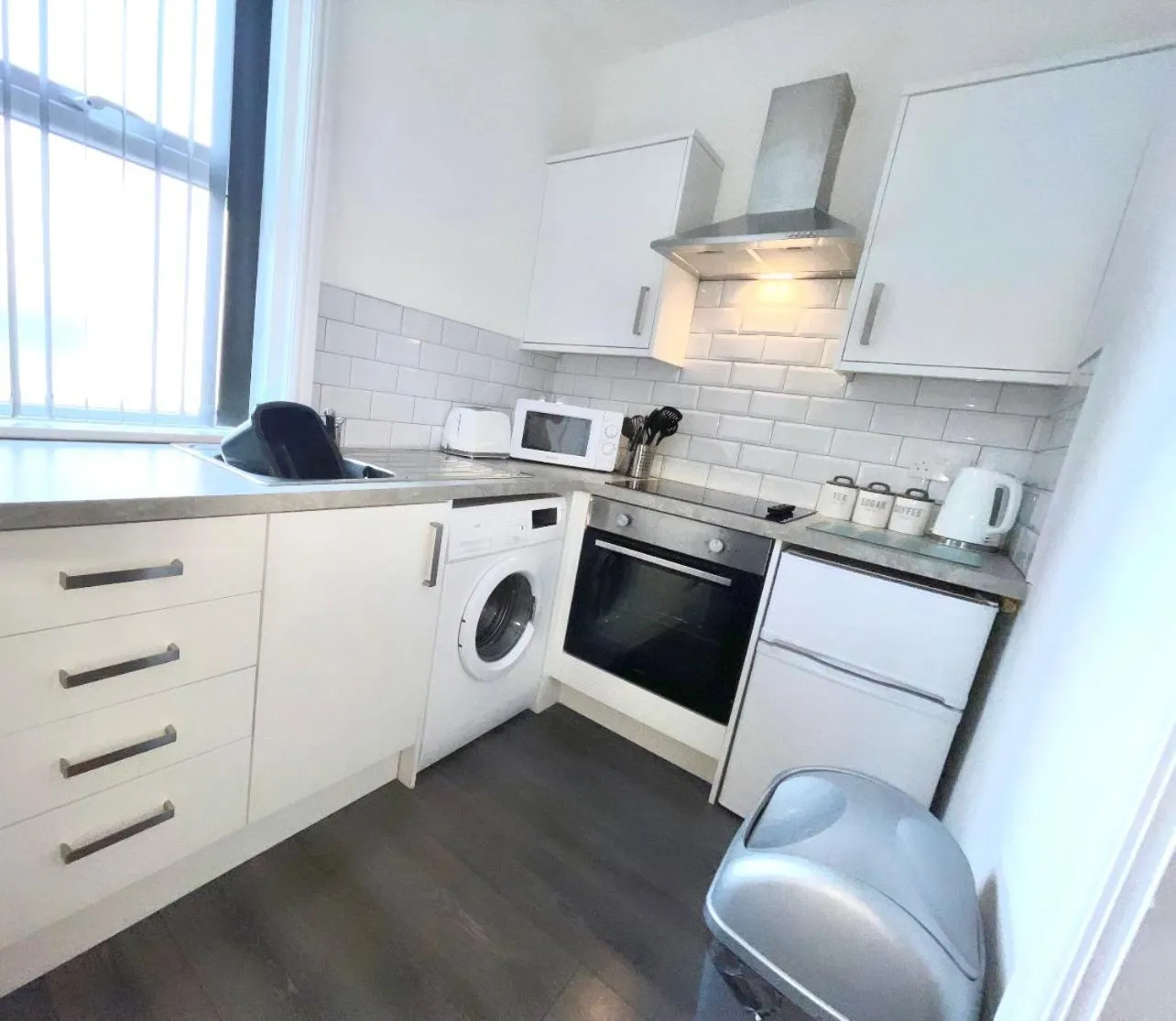 Kitchen or kitchenette in Albert Hottub & Jacuzzi Apartments