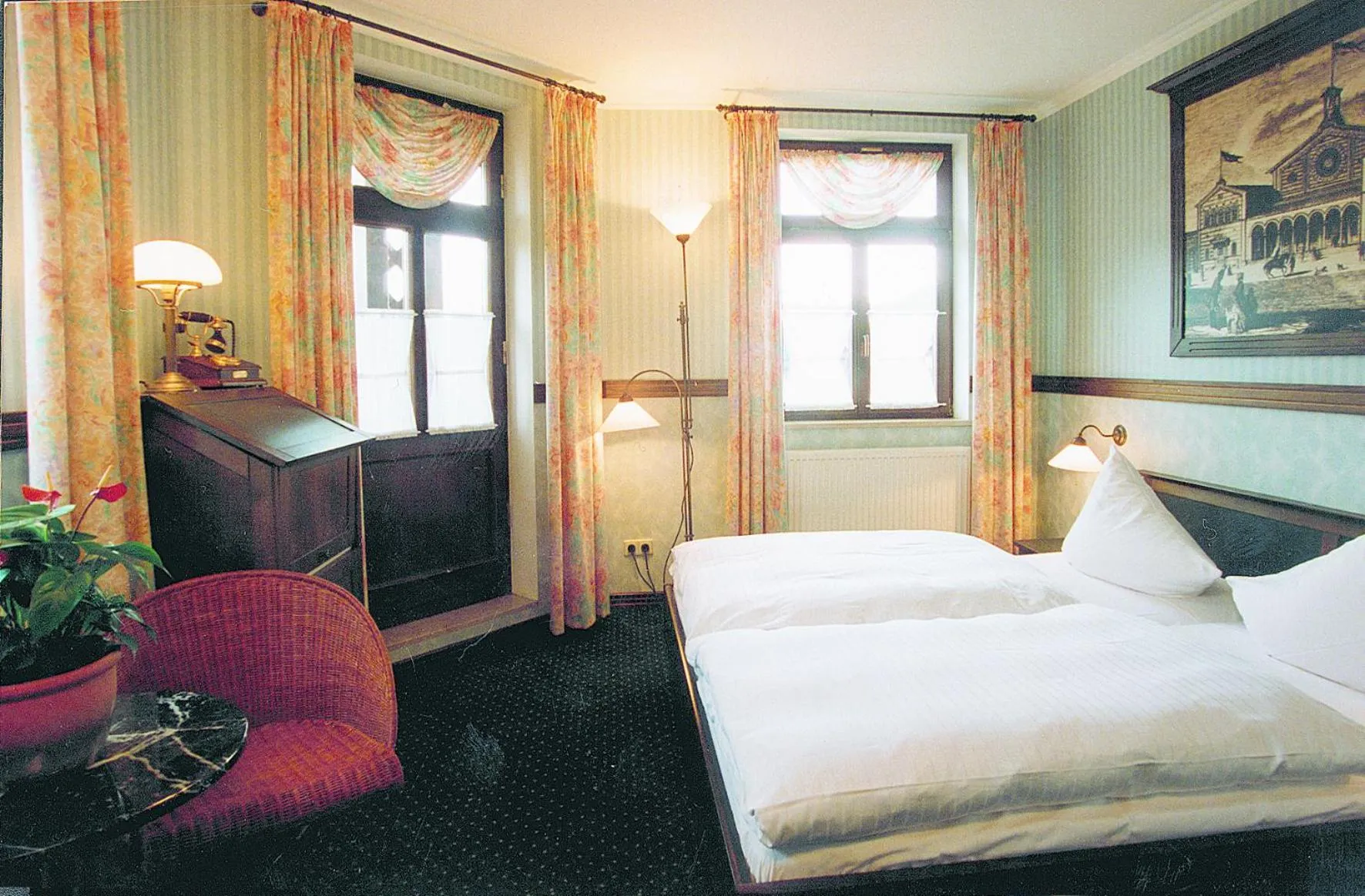 Photo of the whole room, Bed in Hotel BB Bahnhof Bertsdorf