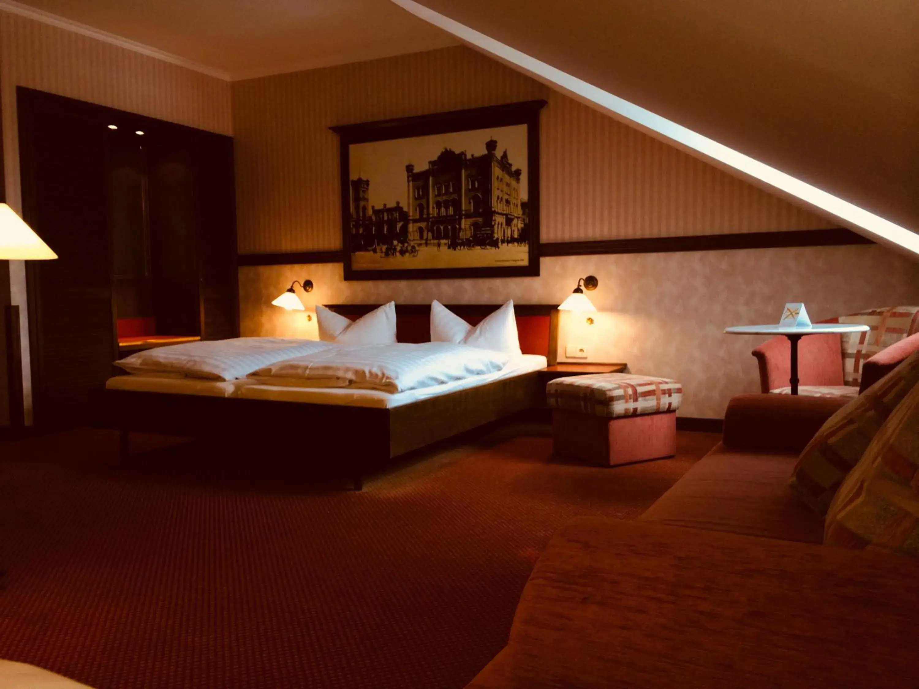 Triple Room in Hotel BB Bahnhof Bertsdorf Triple Room in Hotel BB Bahnhof Bertsdorf