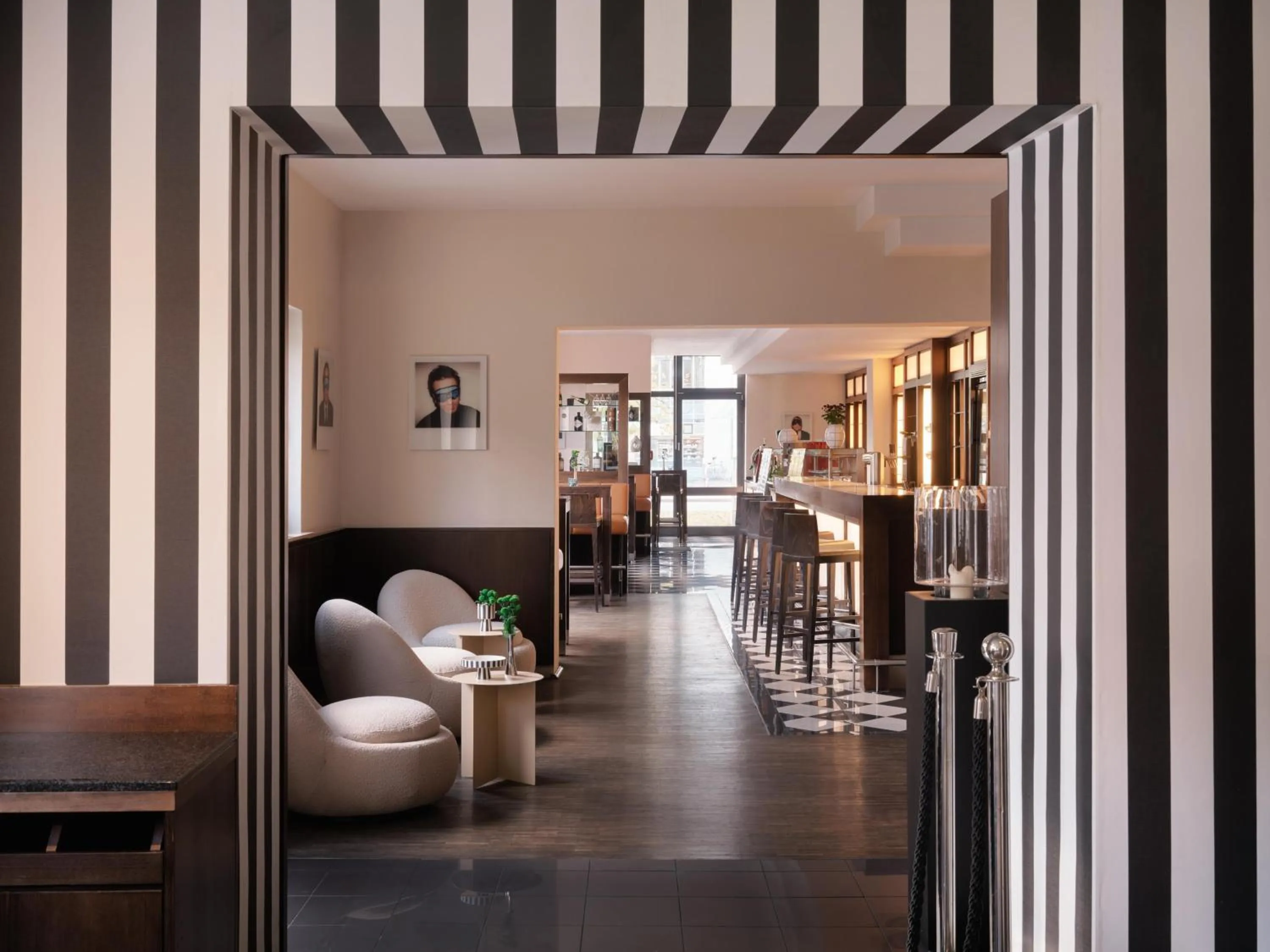 Lounge or bar in Flemings Hotel München-Schwabing