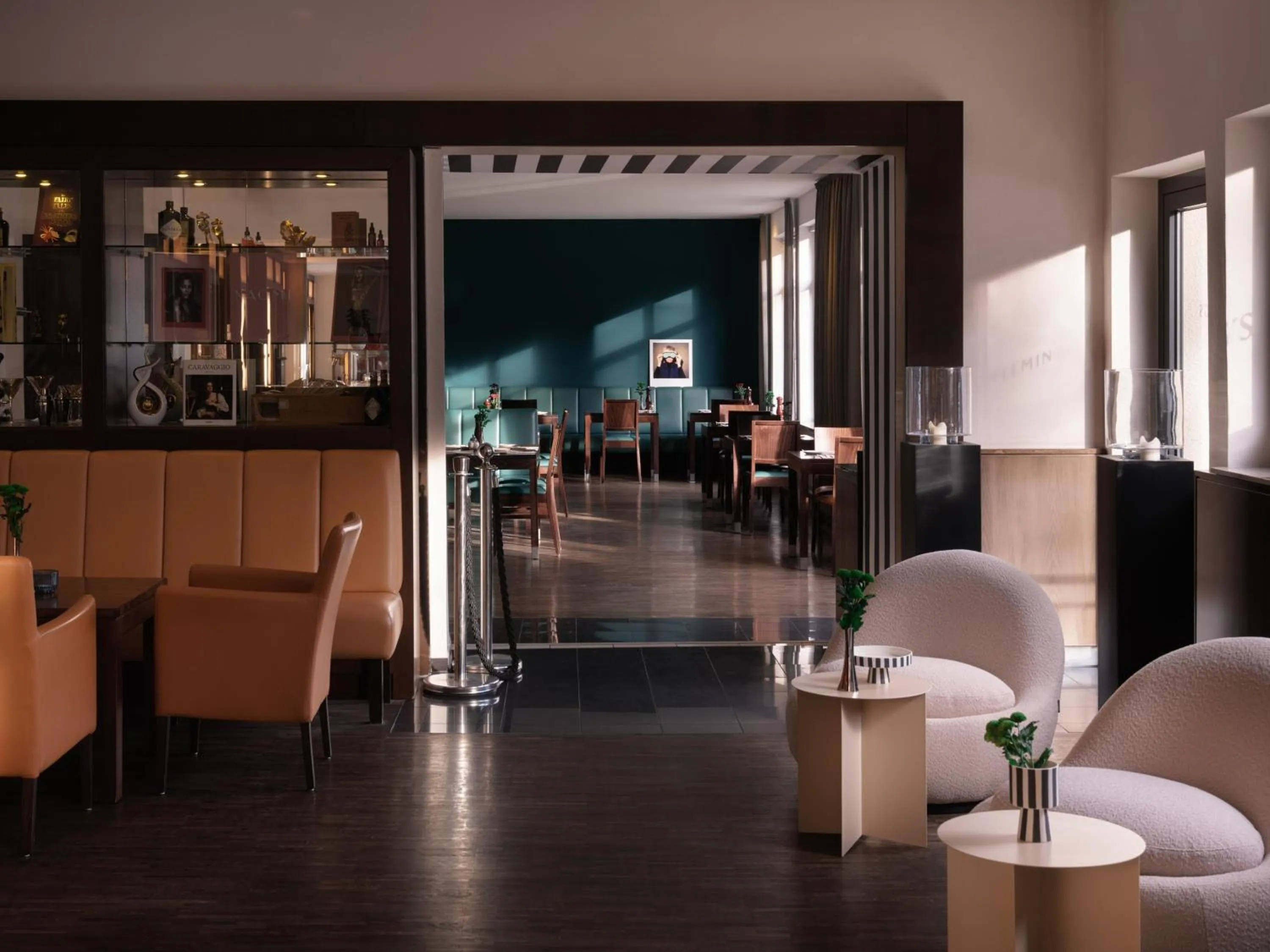 Lounge or bar in Flemings Hotel München-Schwabing