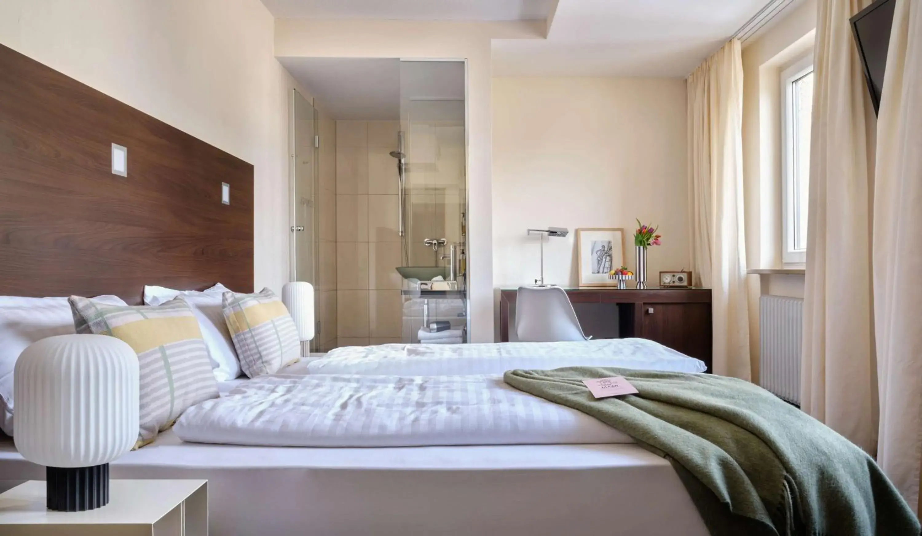 Comfort Double Room in Flemings Hotel München-Schwabing Comfort Double Room in Flemings Hotel München-Schwabing