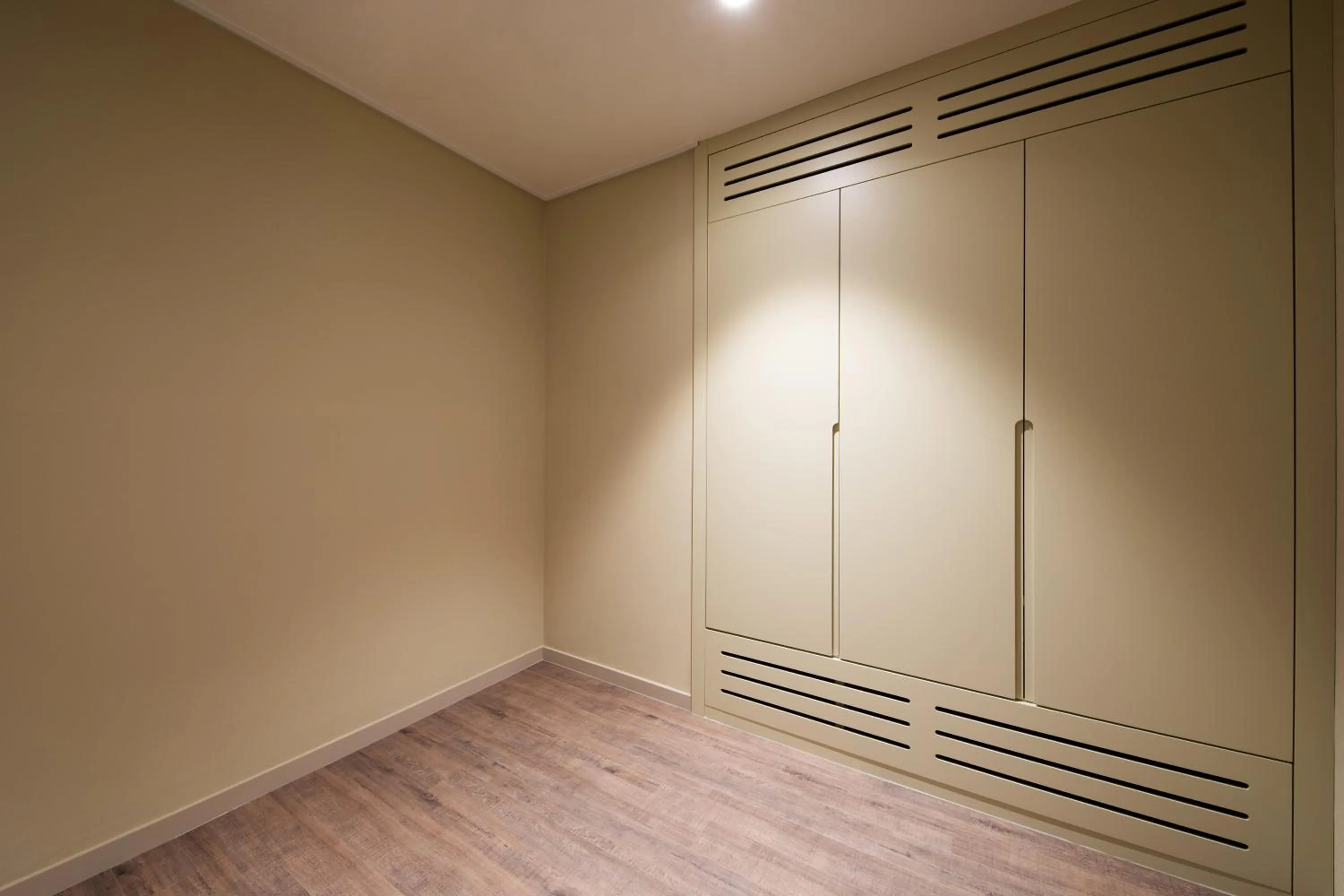 Photo of the whole room in The Week & Resort