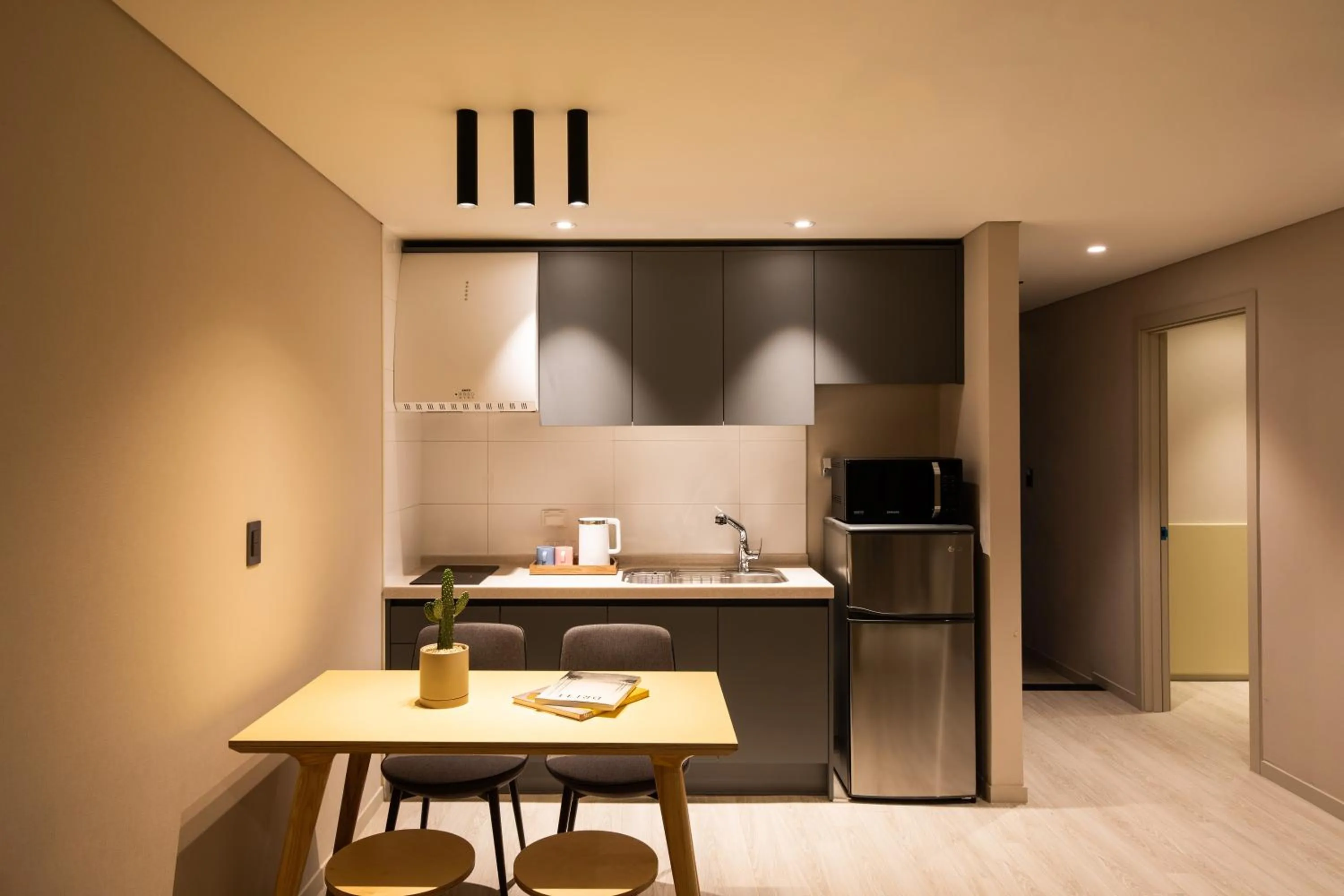 Kitchen or kitchenette in The Week & Resort