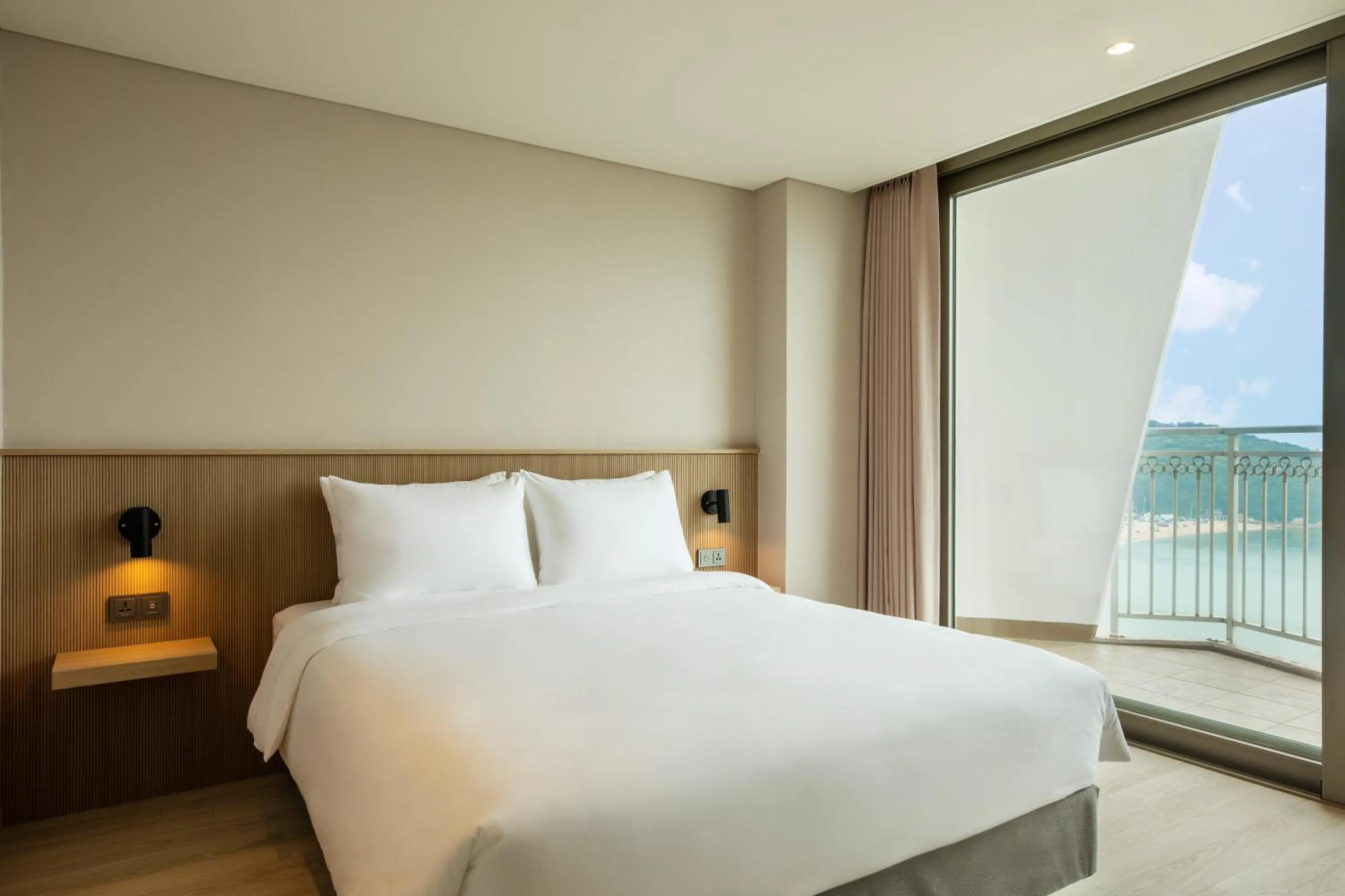 Bed in The Week & Resort