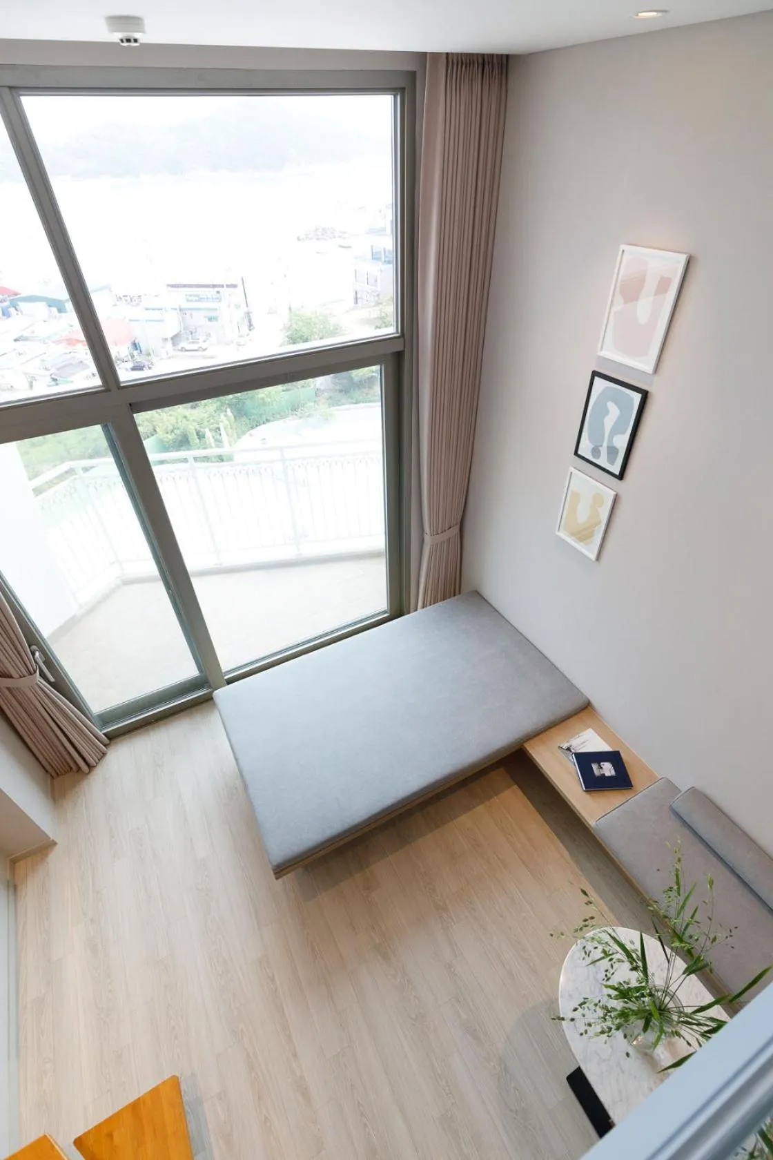 Living room, Bed in The Week & Resort