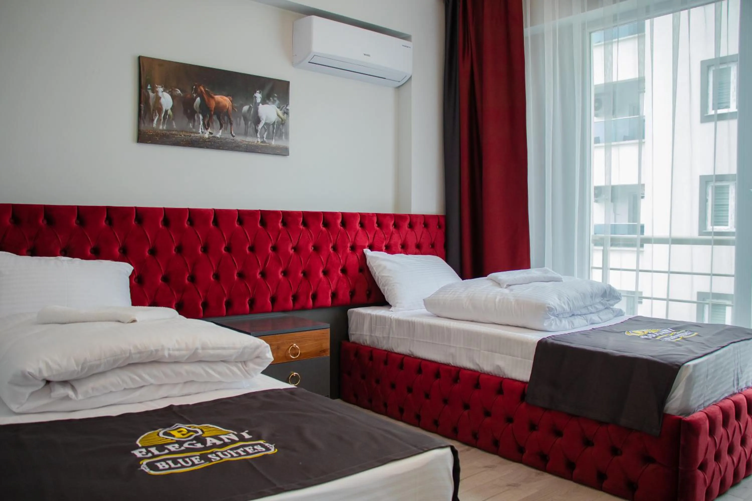 ELEGANT BLUE SUİTES