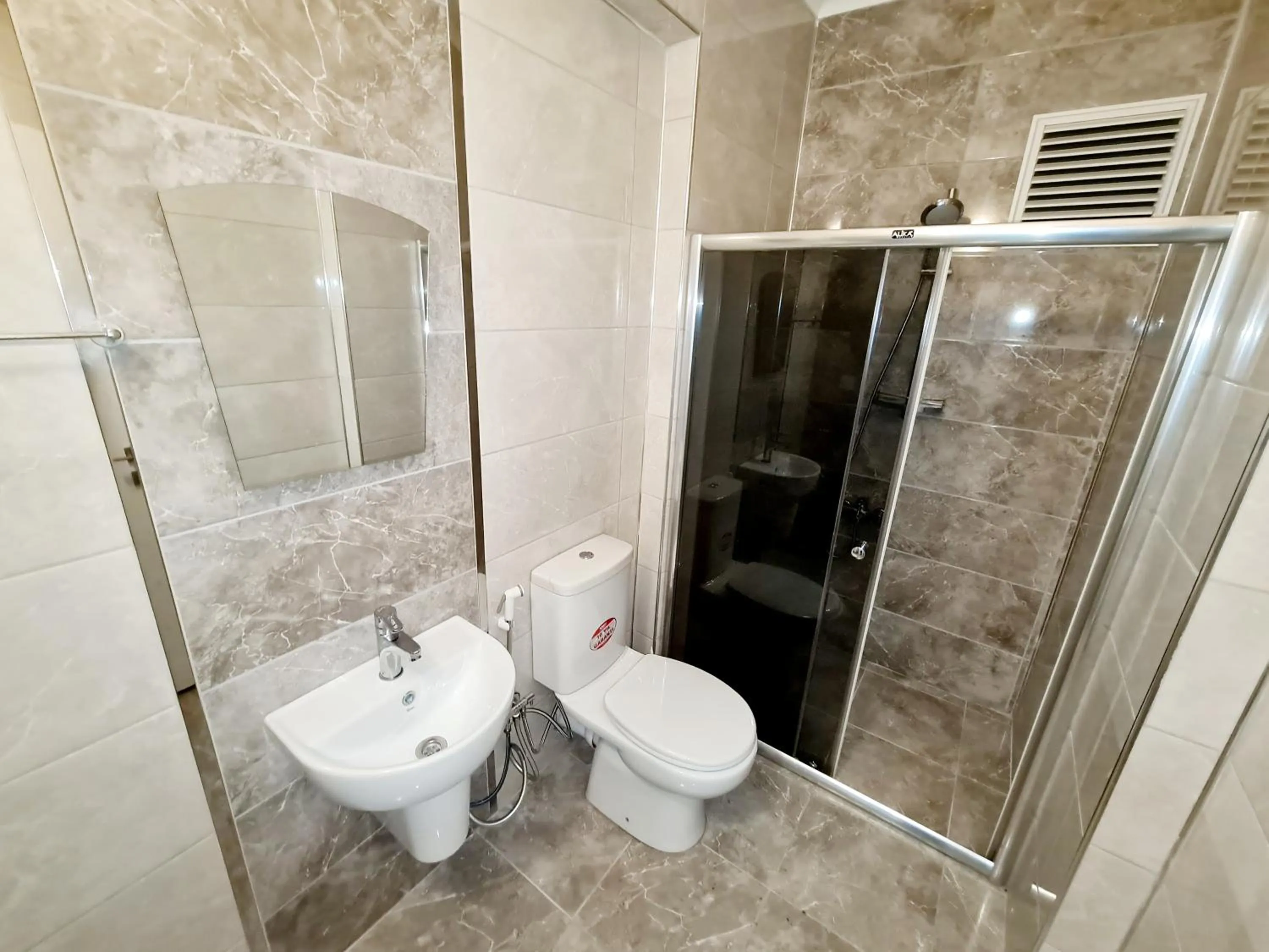 Toilet in ELEGANT BLUE SUİTES