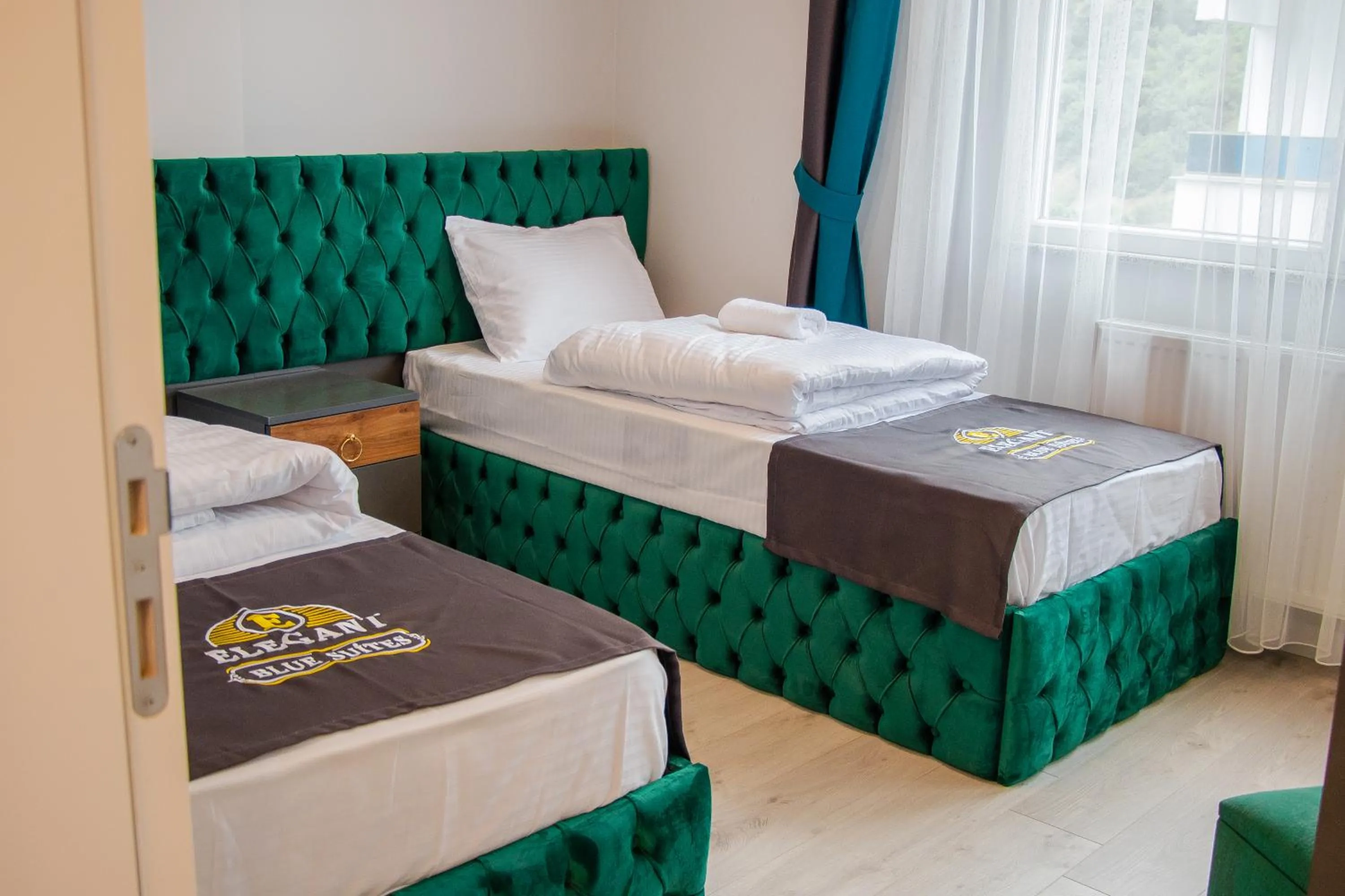 ELEGANT BLUE SUİTES