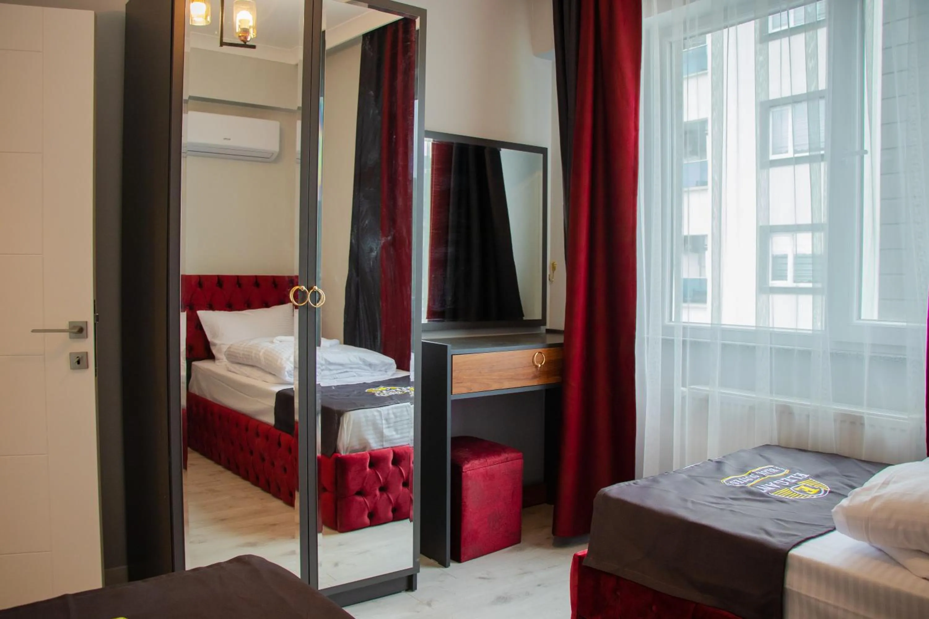 ELEGANT BLUE SUİTES