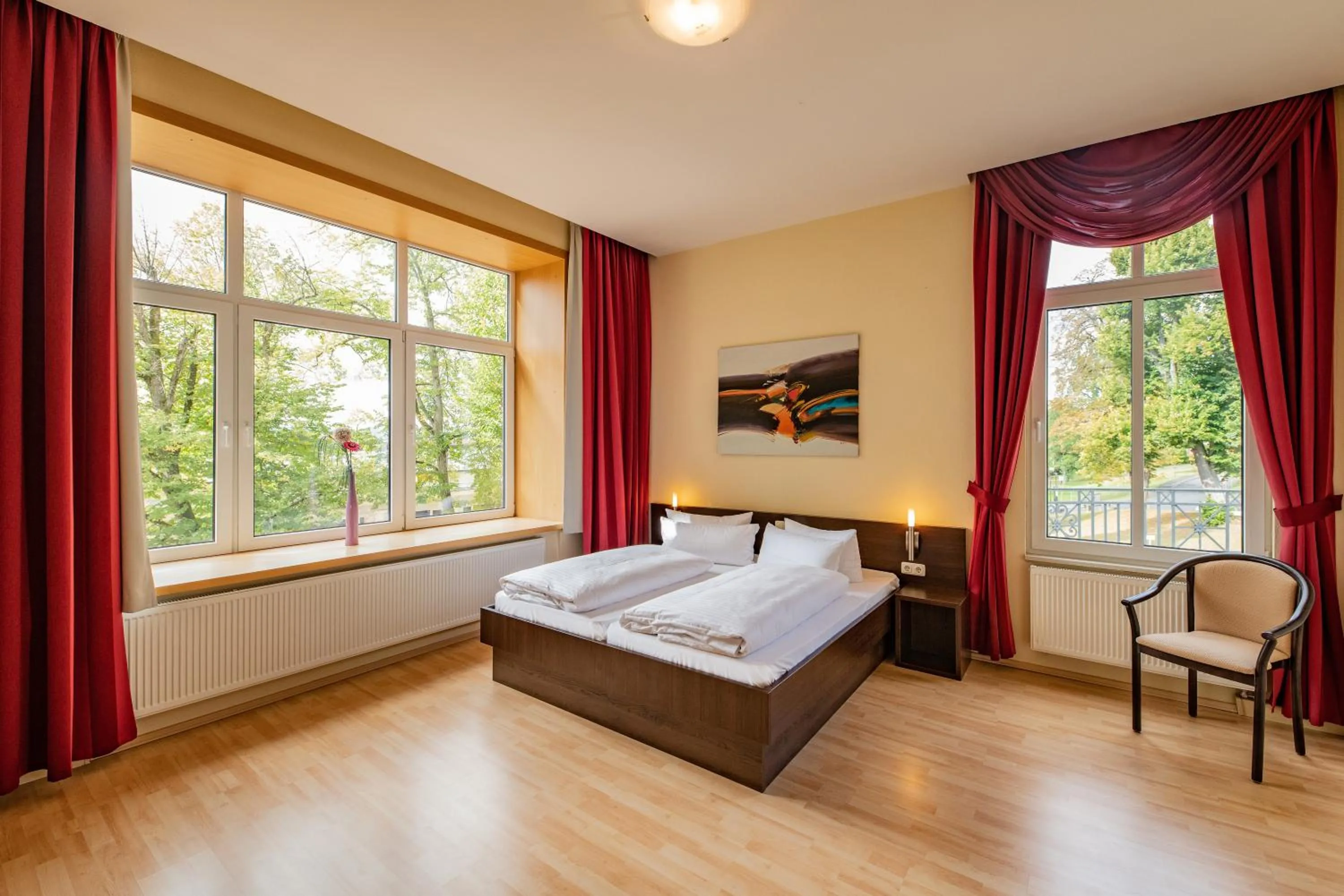 Bedroom, Bed in Kulturhotel Kaiserhof