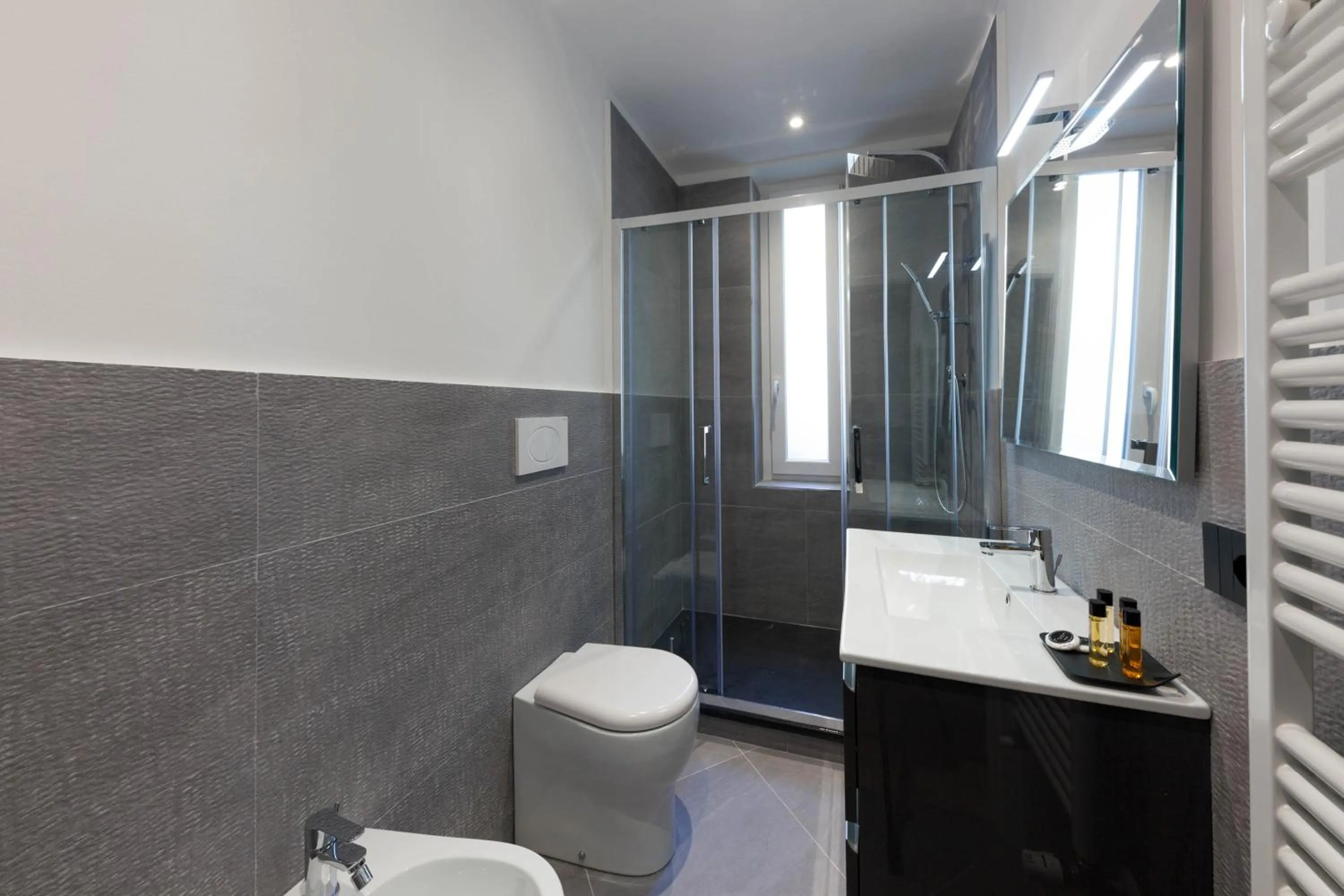 Shower in Teseo Rooms & Relax