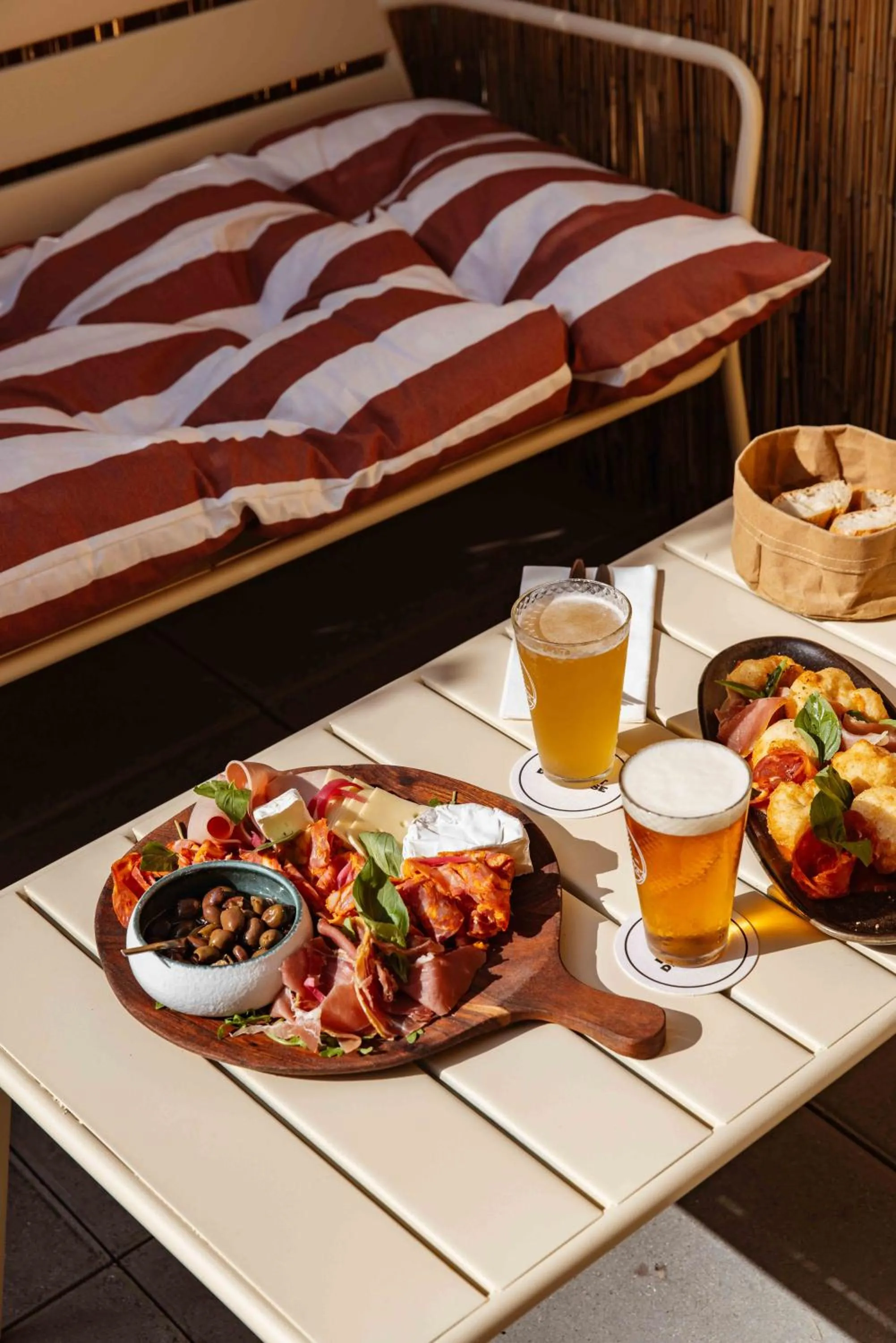 Restaurant/places to eat in ibis Styles Bordeaux Lac Bruges