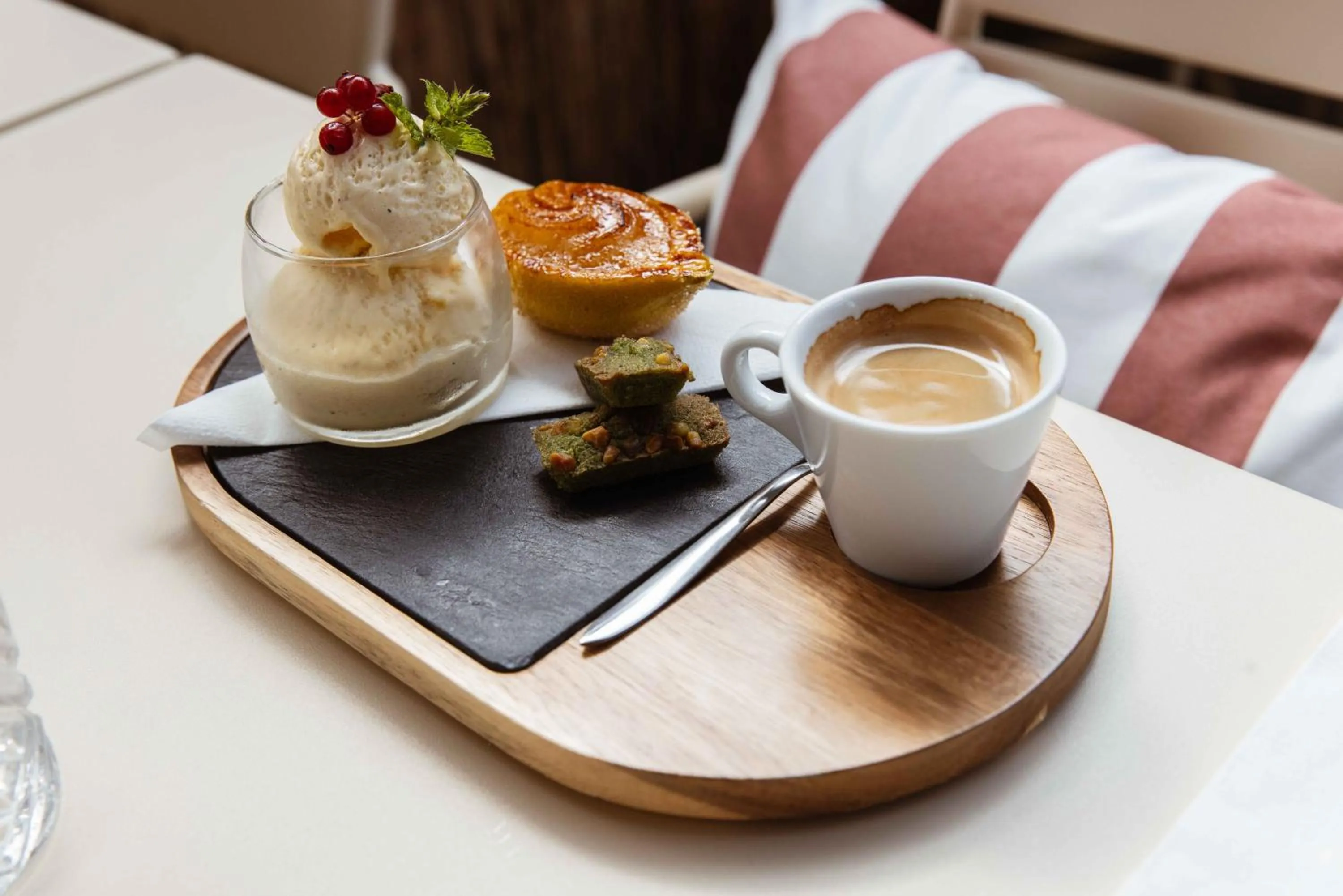 Restaurant/places to eat in ibis Styles Bordeaux Lac Bruges