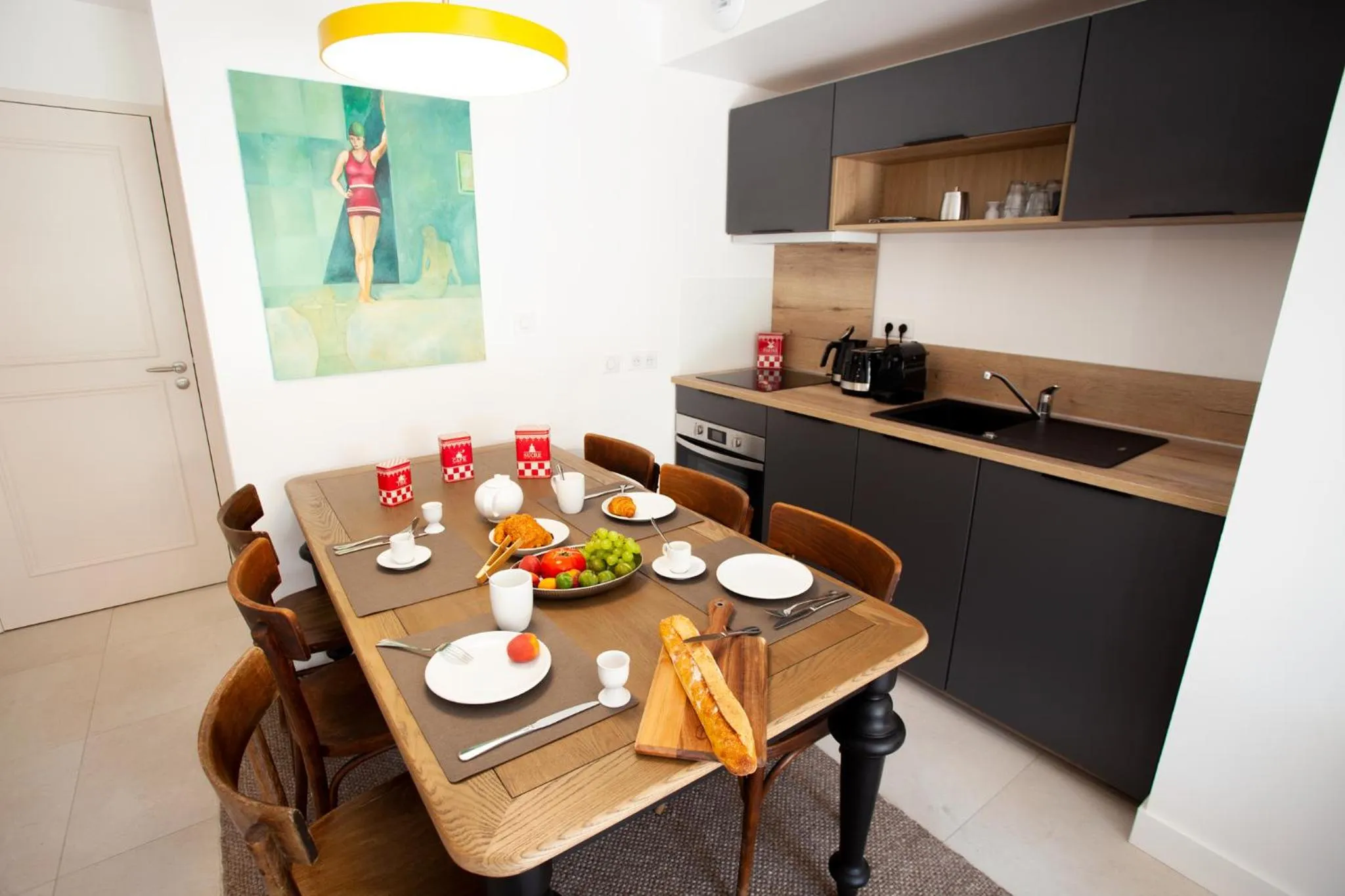 Kitchen or kitchenette in Villa Aitama